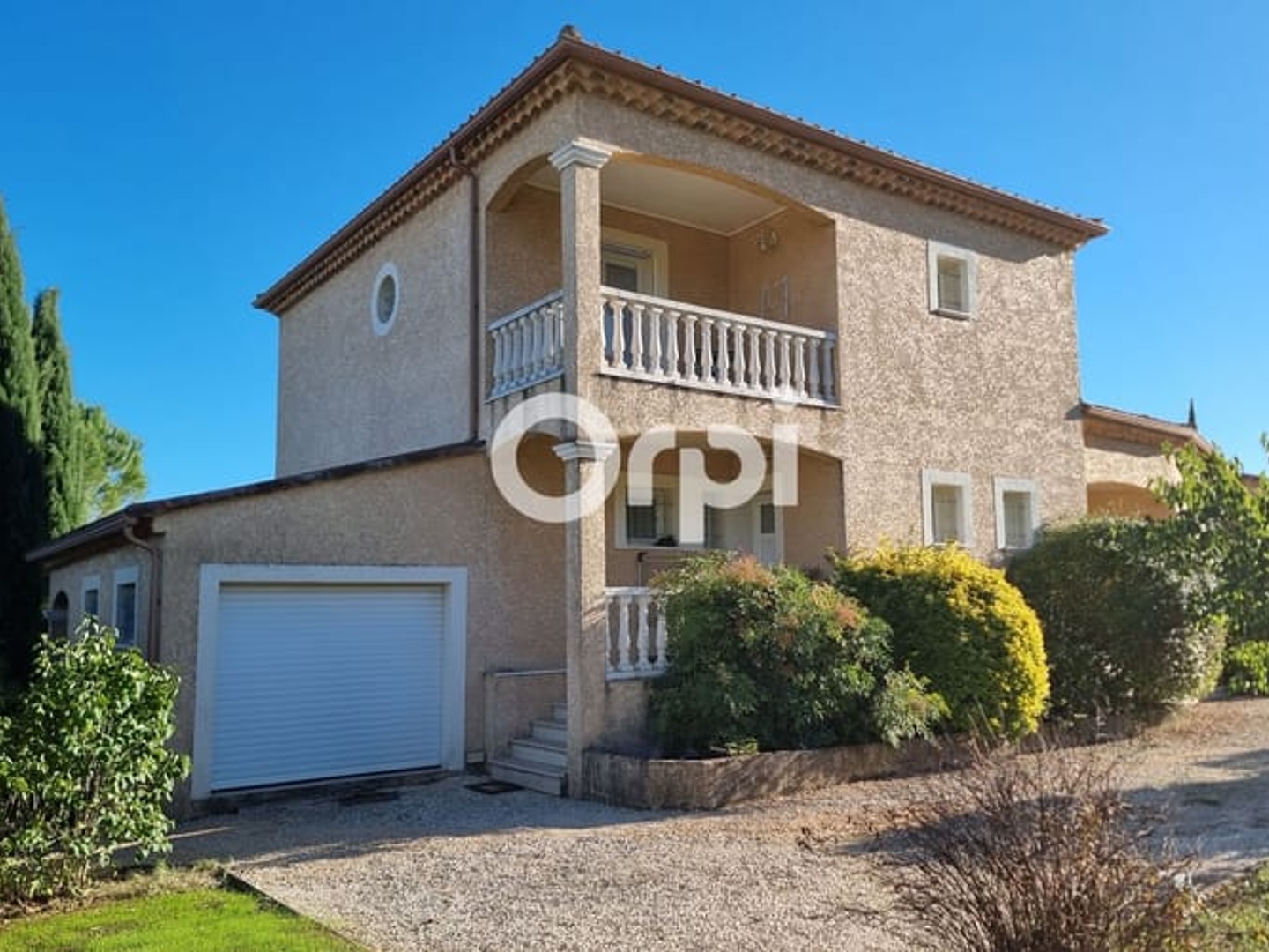 Maison 6 pièces 246 m²