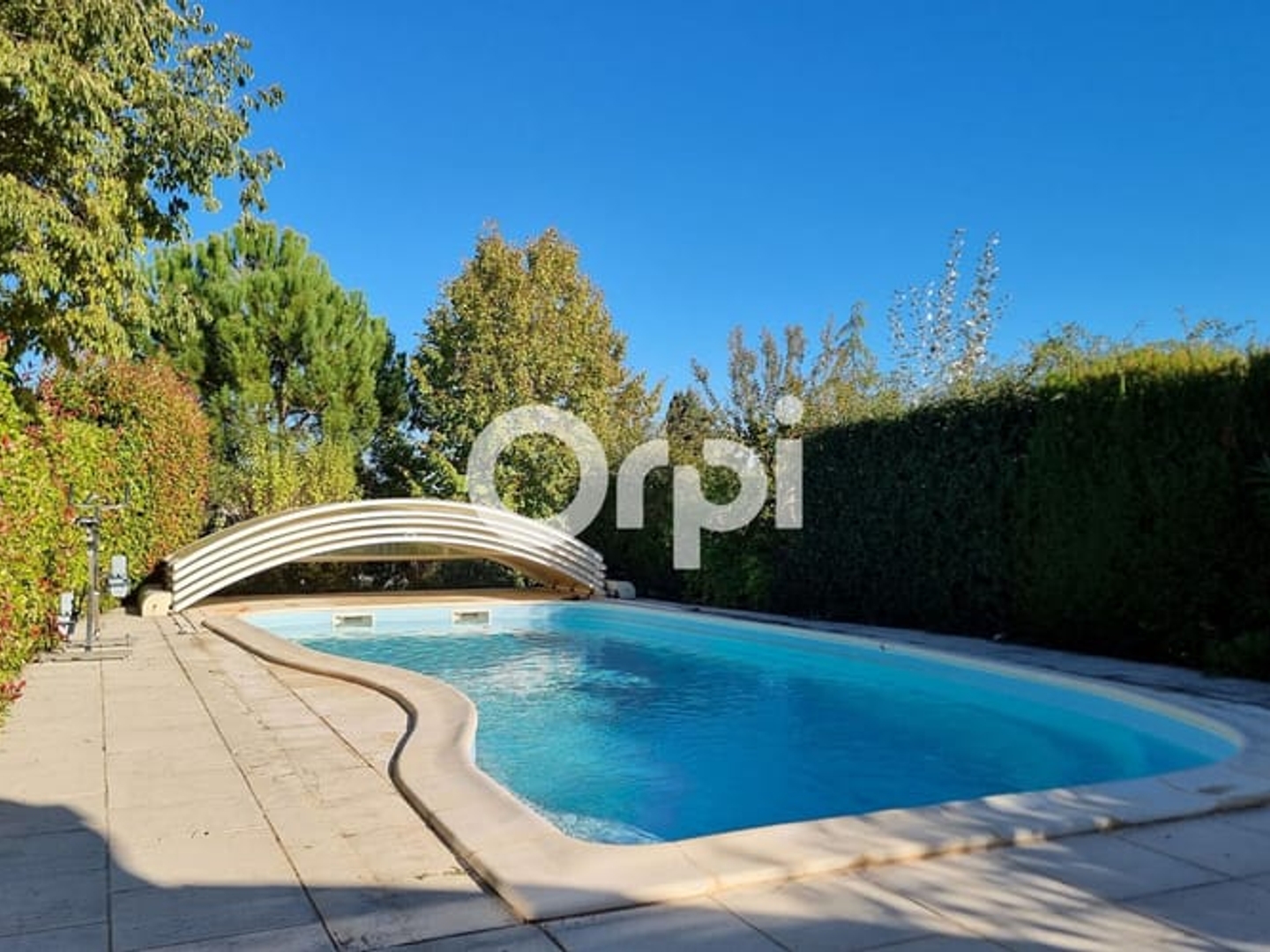 Maison à vendre - 6 pièces - 246m2 - Saint-Christol-Lè... (30380)