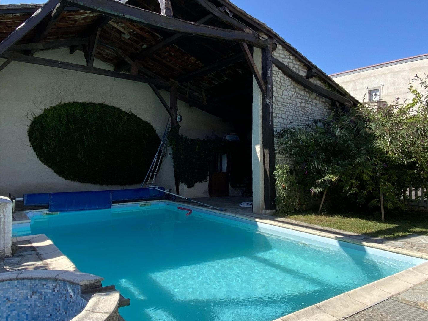 Immeuble à vendre - 11 pièces - 326m2 - Pont-Du-Château (63430)
