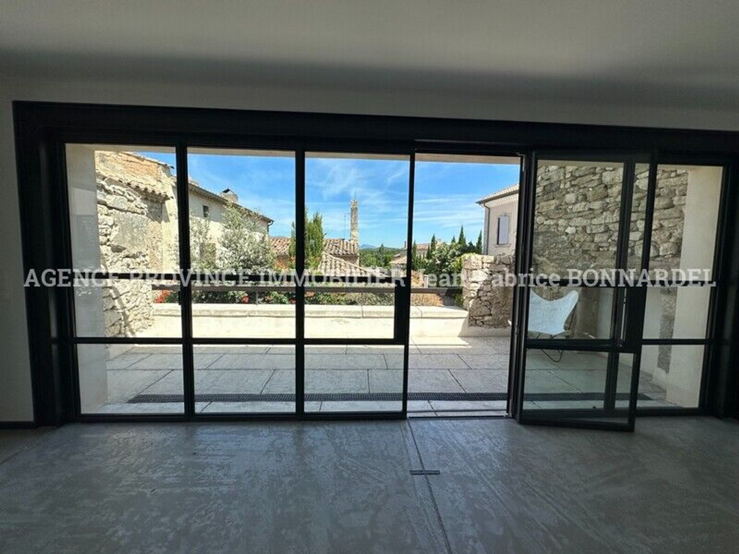 Maison à vendre - 10 pièces - 353m2 - Grignan (26230)