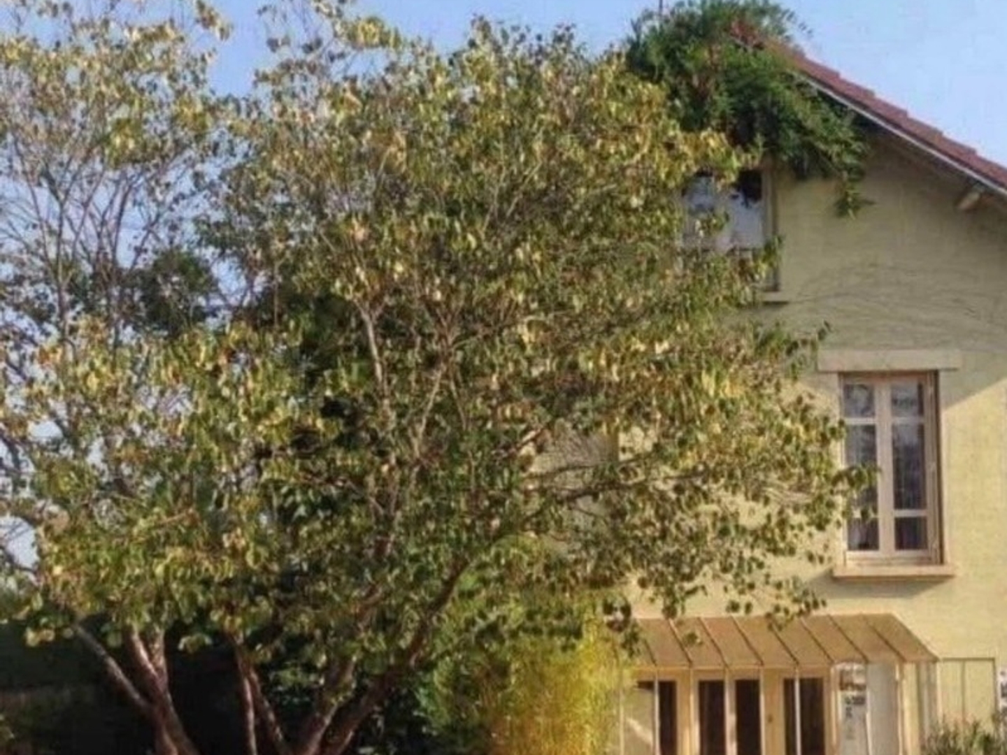 Maison 170 M2 + deux dépendances