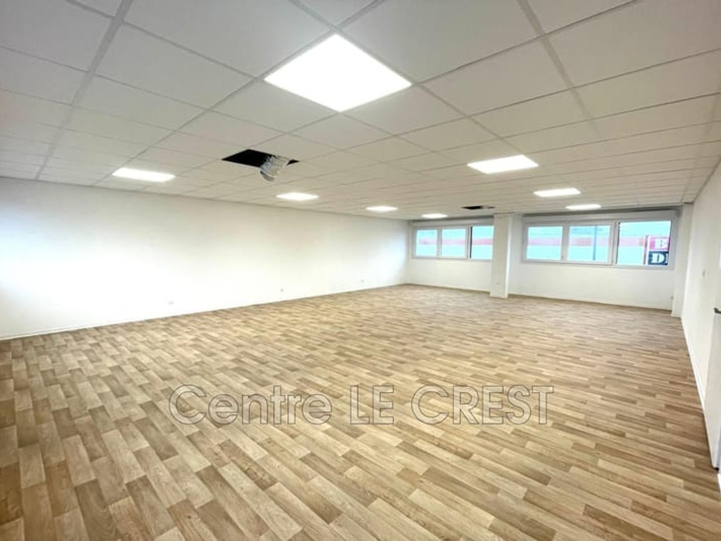 Immeuble commercial 70 m²