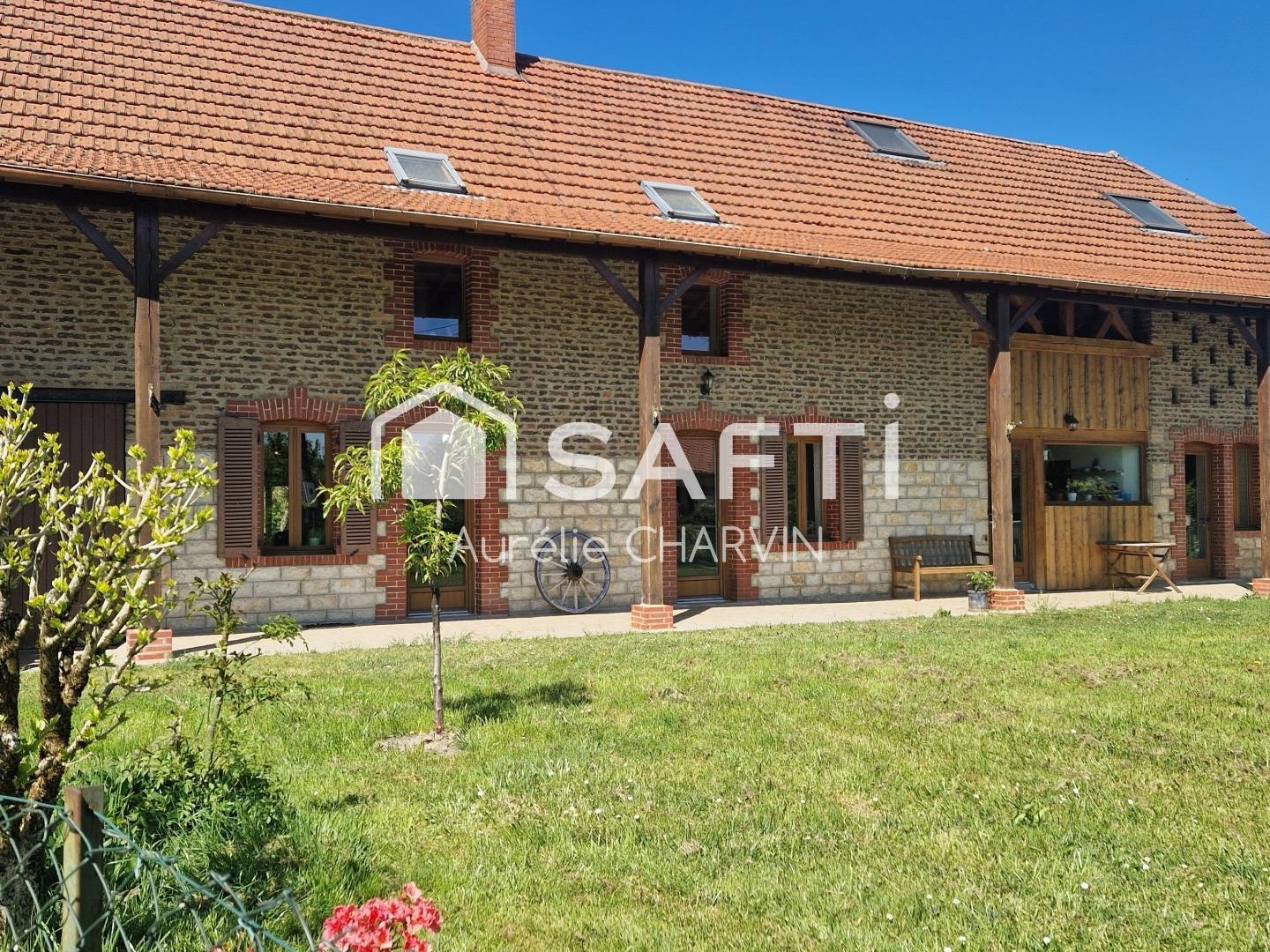 Maison à vendre - 11 pièces - 264m2 - Louhans (71500)