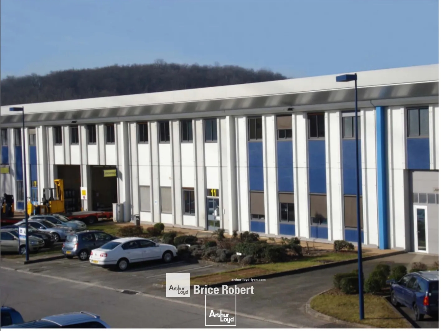 Locaux d'activité à vendre à Saint-Quentin-Fallavier au sein d'un parc rénové et sécurisé