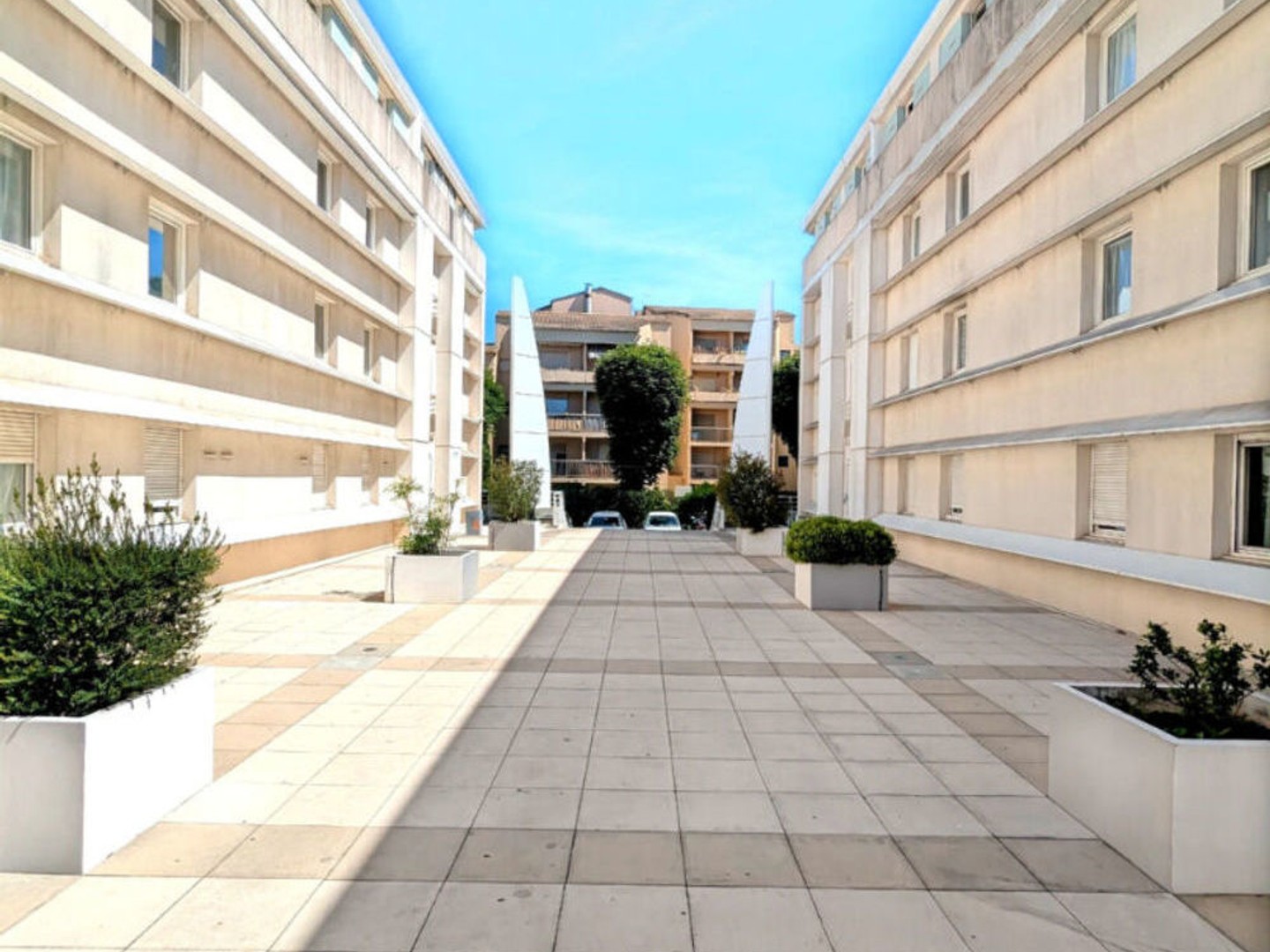 Parking / box Avignon 22 m2 en sous-sol