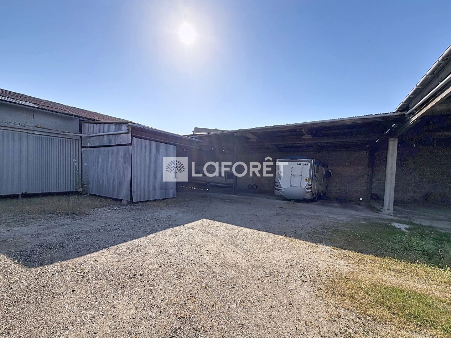 Parking / garage / box à vendre - 1175m2 - Cognac (16100)
