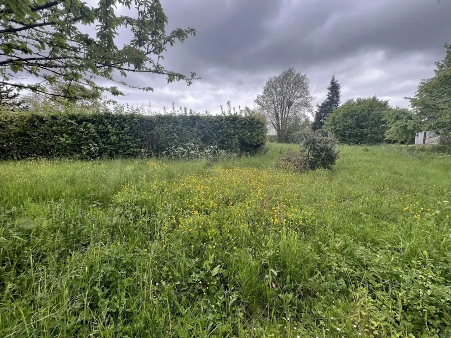 Terrain à bâtir 834 m²