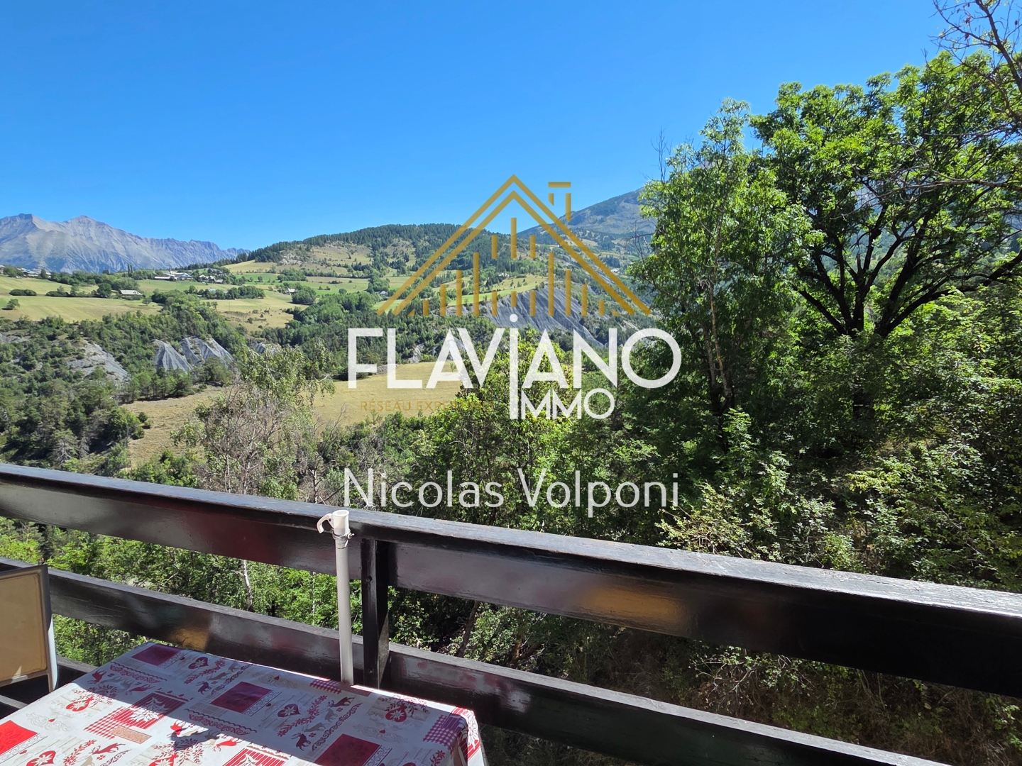 Appartement à vendre - 1 pièce - 27m2 - Enchastrayes (04400)