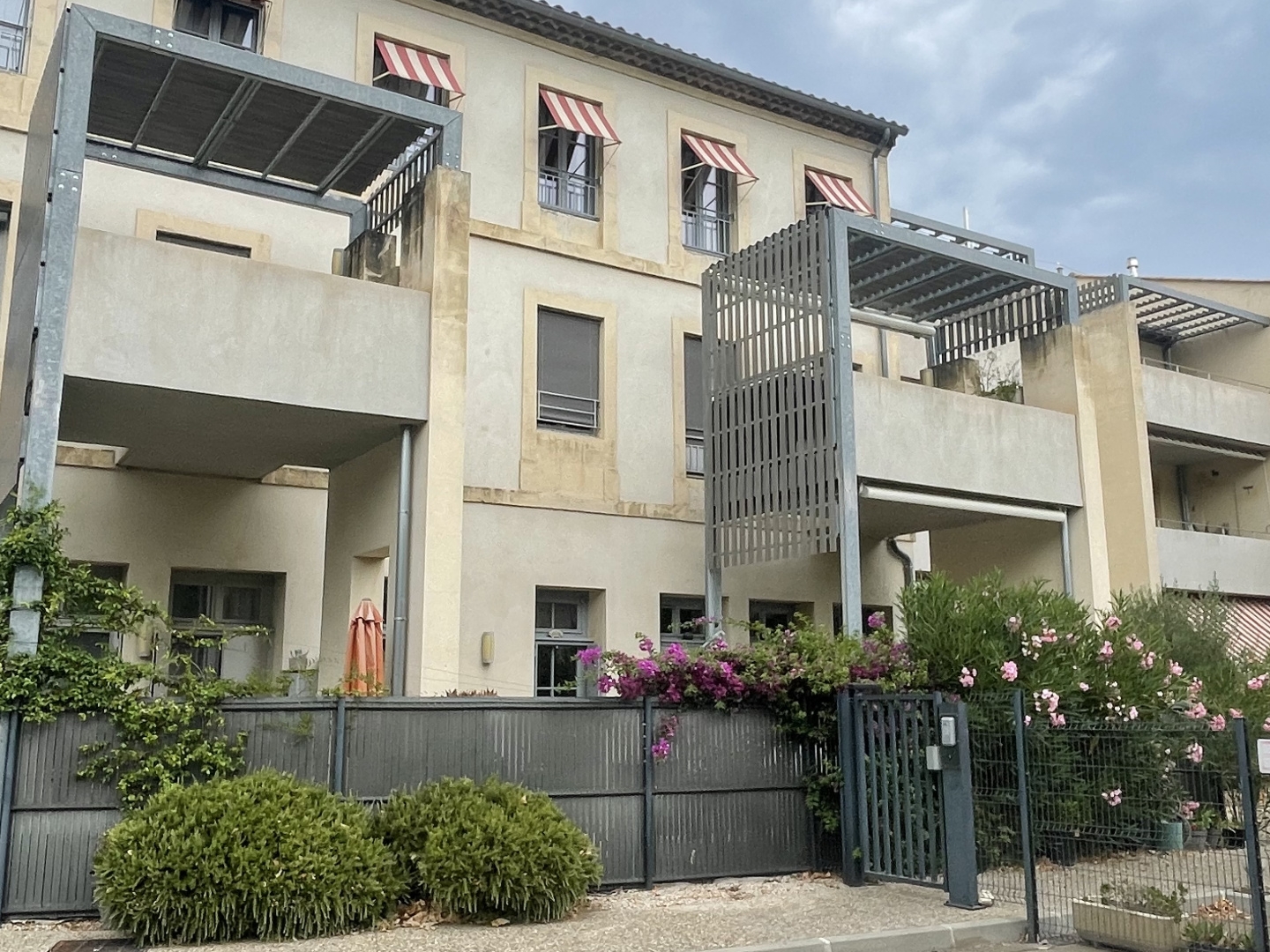FONTVIEILLE - Appartement de 73 m2 au coeur du village