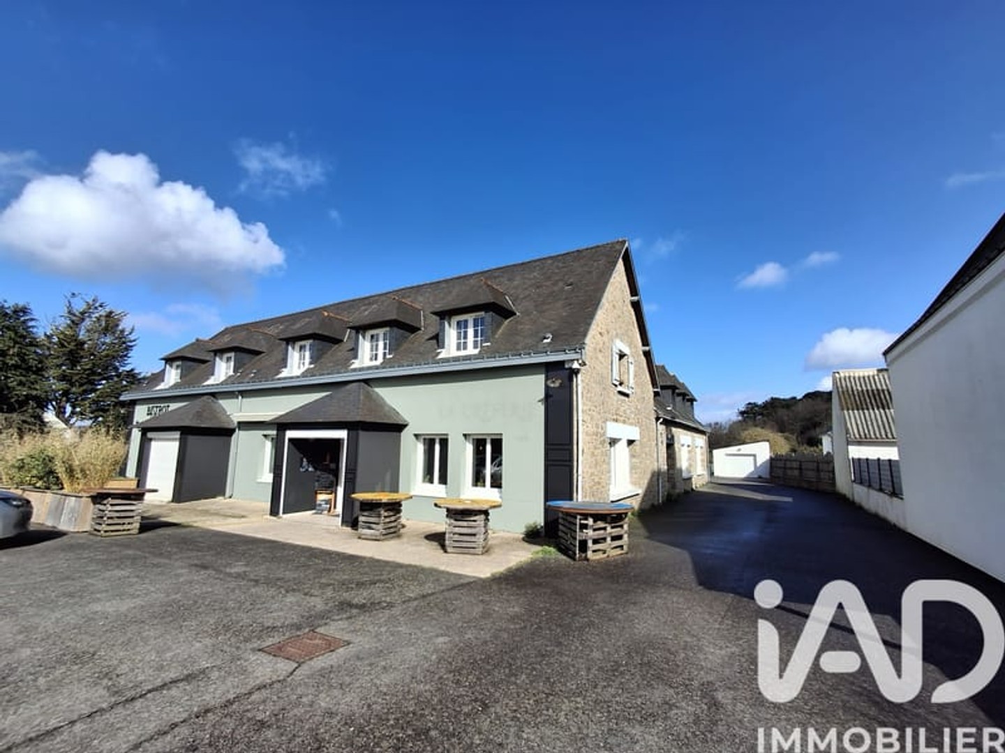 Maison avec appartements 498 m²