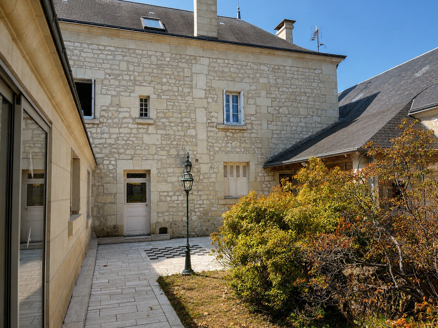 Maison à vendre - 8 pièces - 346m2 - Bourgueil (37140)