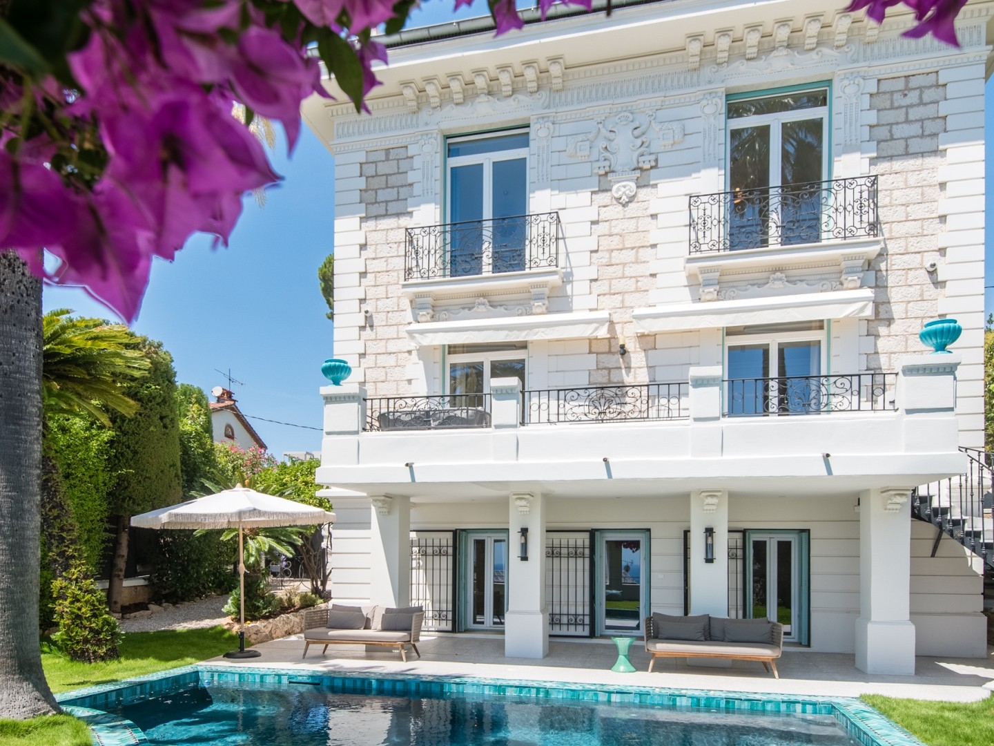 Maison 5 pièces 300 m²