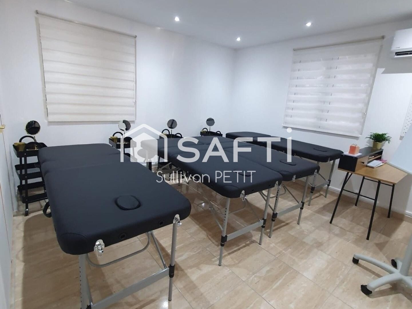 Magasin à vendre - 6 pièces - 64m2 - Fort-De-France (97200)