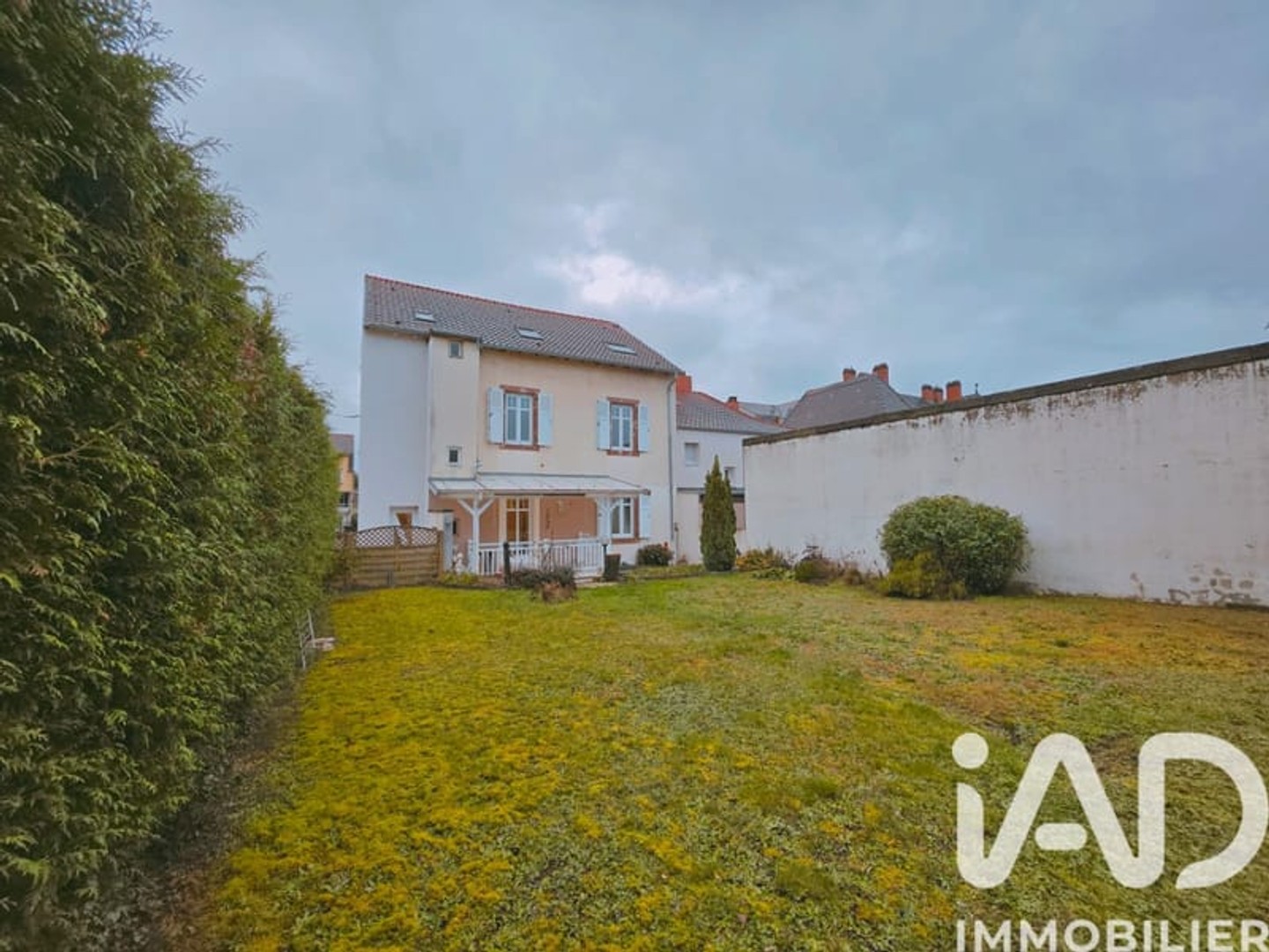 Maison avec appartements 200 m²