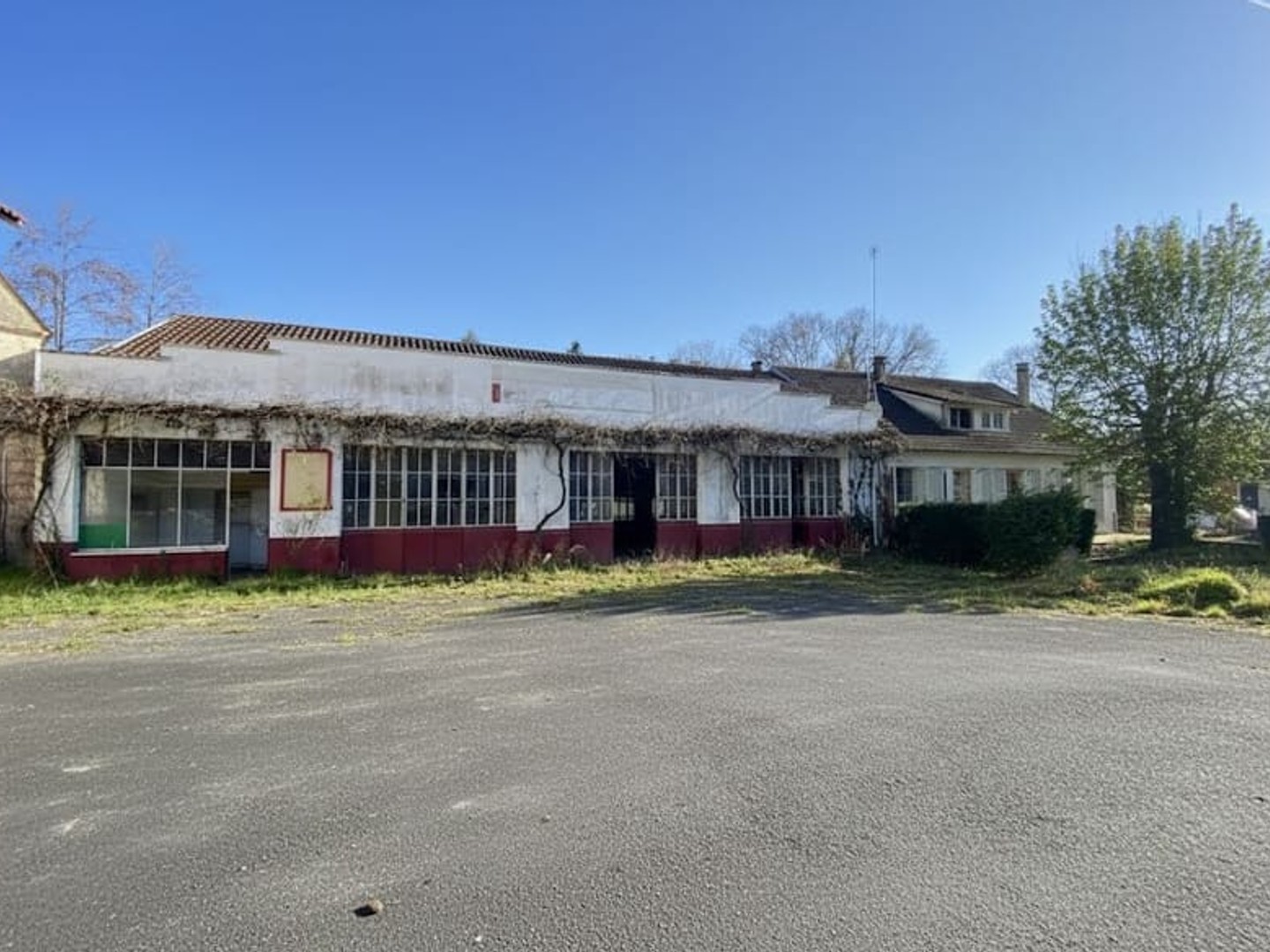 Local 1 pièce 190 m²