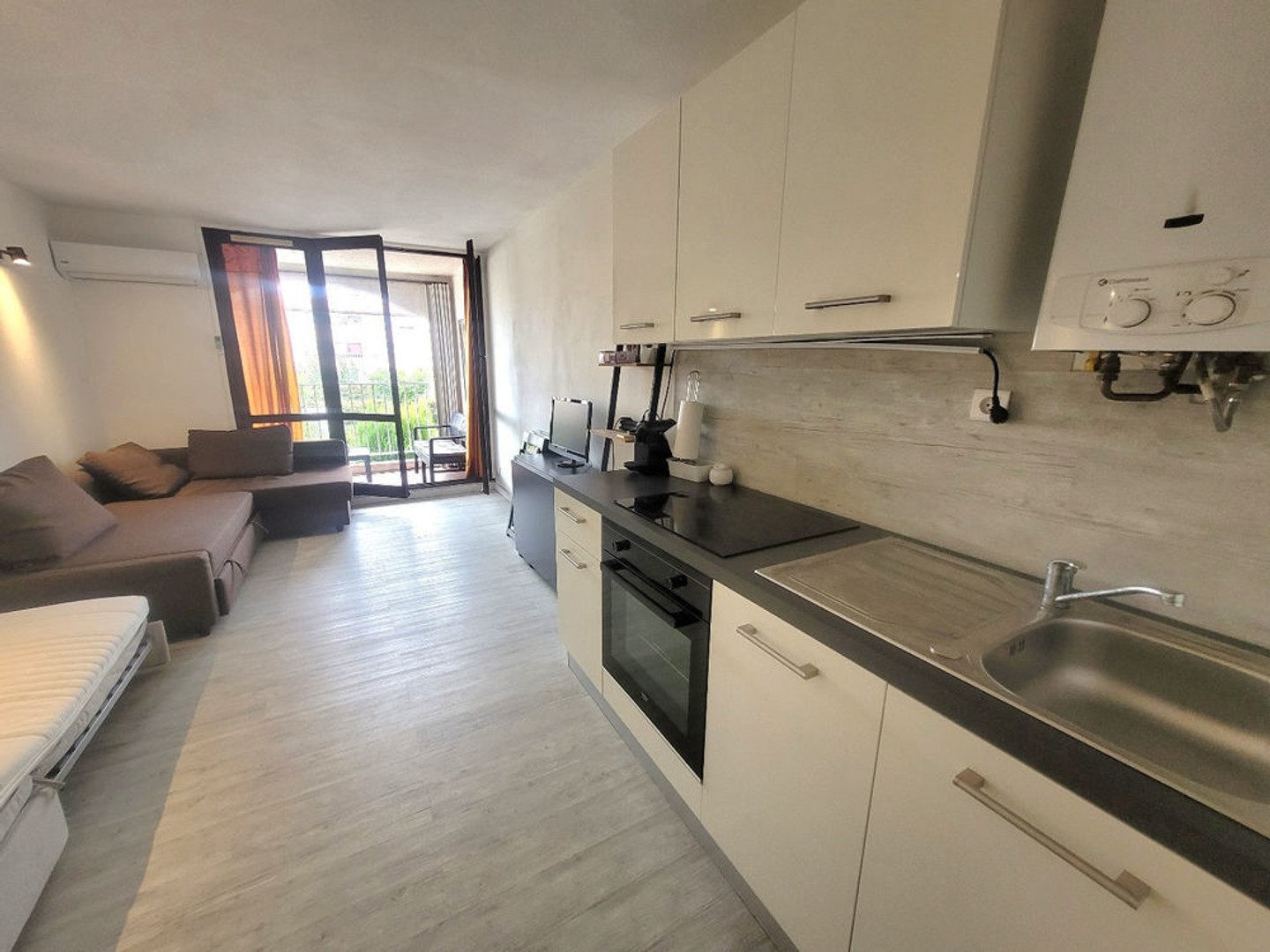 Appartement à vendre - 1 pièce - 26m2 - Nîmes (30000)