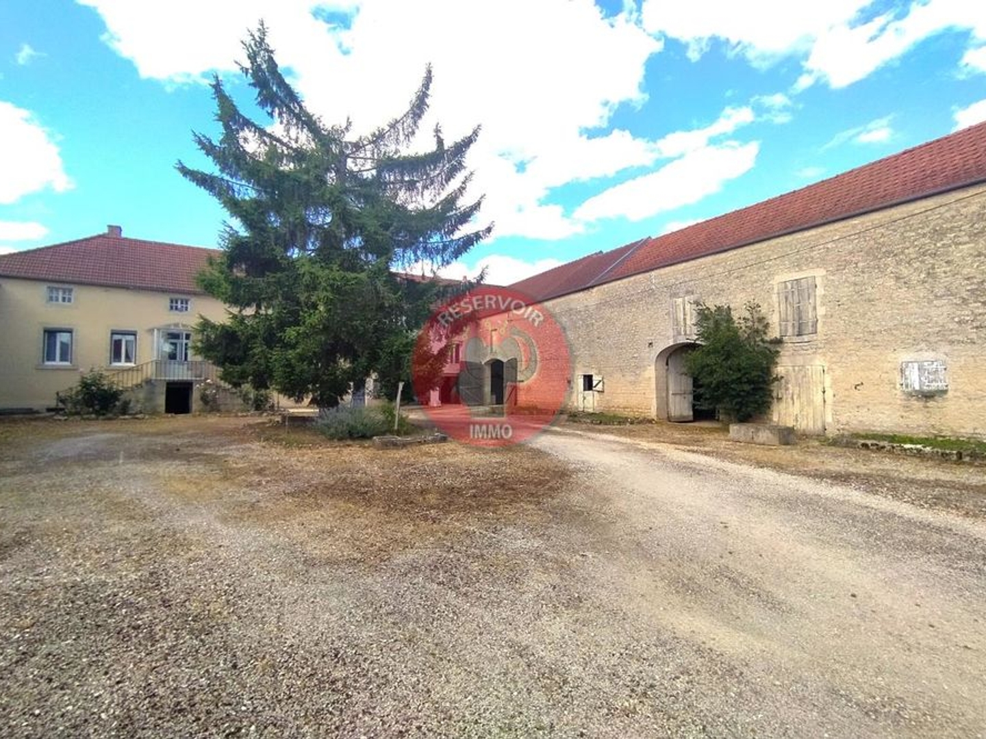 Maison 8 pièces 220 m²