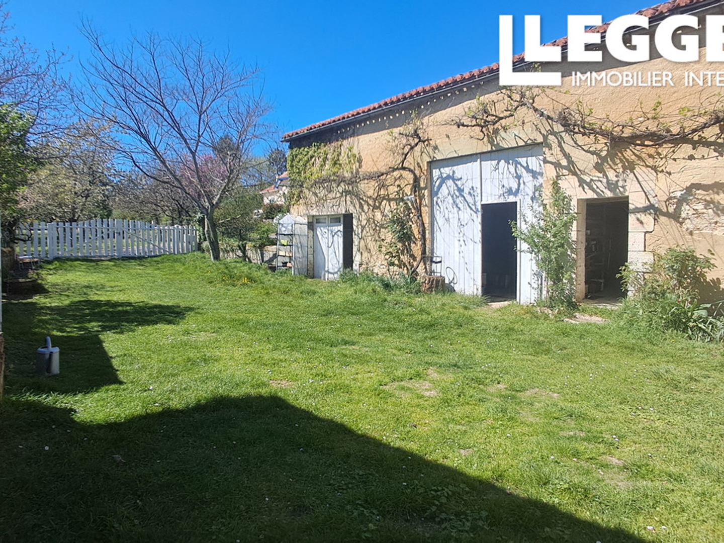 Maison à vendre - 9 pièces - 215m2 - Sainte-Croix-De-M... (24340)