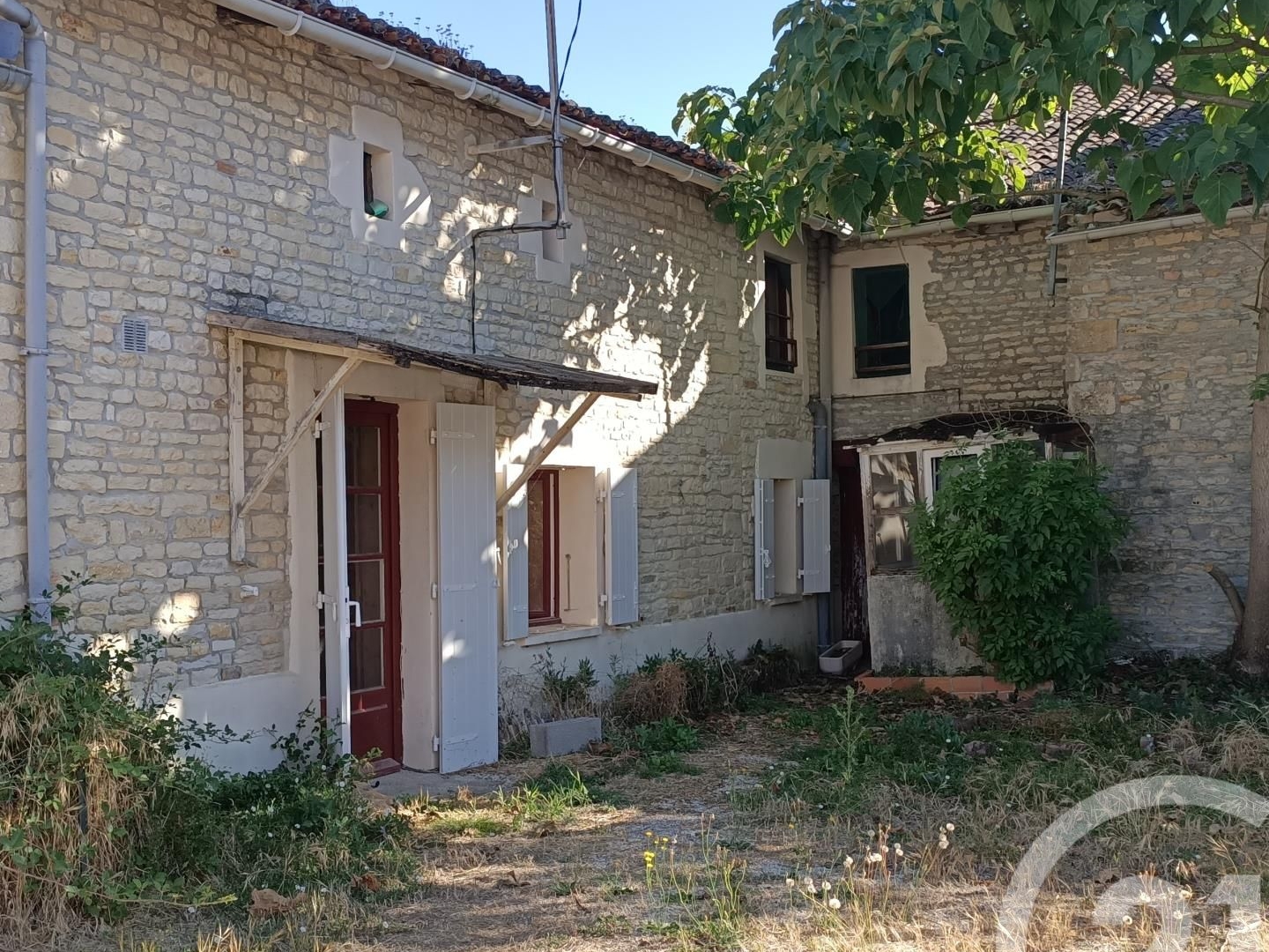 Maison à vendre - 3 pièces - 126m2 - Loubillé (79110)