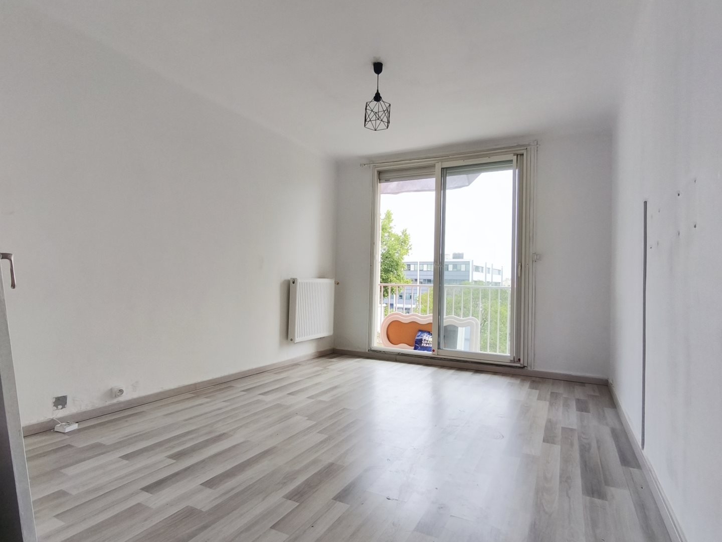 Appartement à vendre - 4 pièces - 60m2 - Villeneuve-Lès-Bé... (34500)