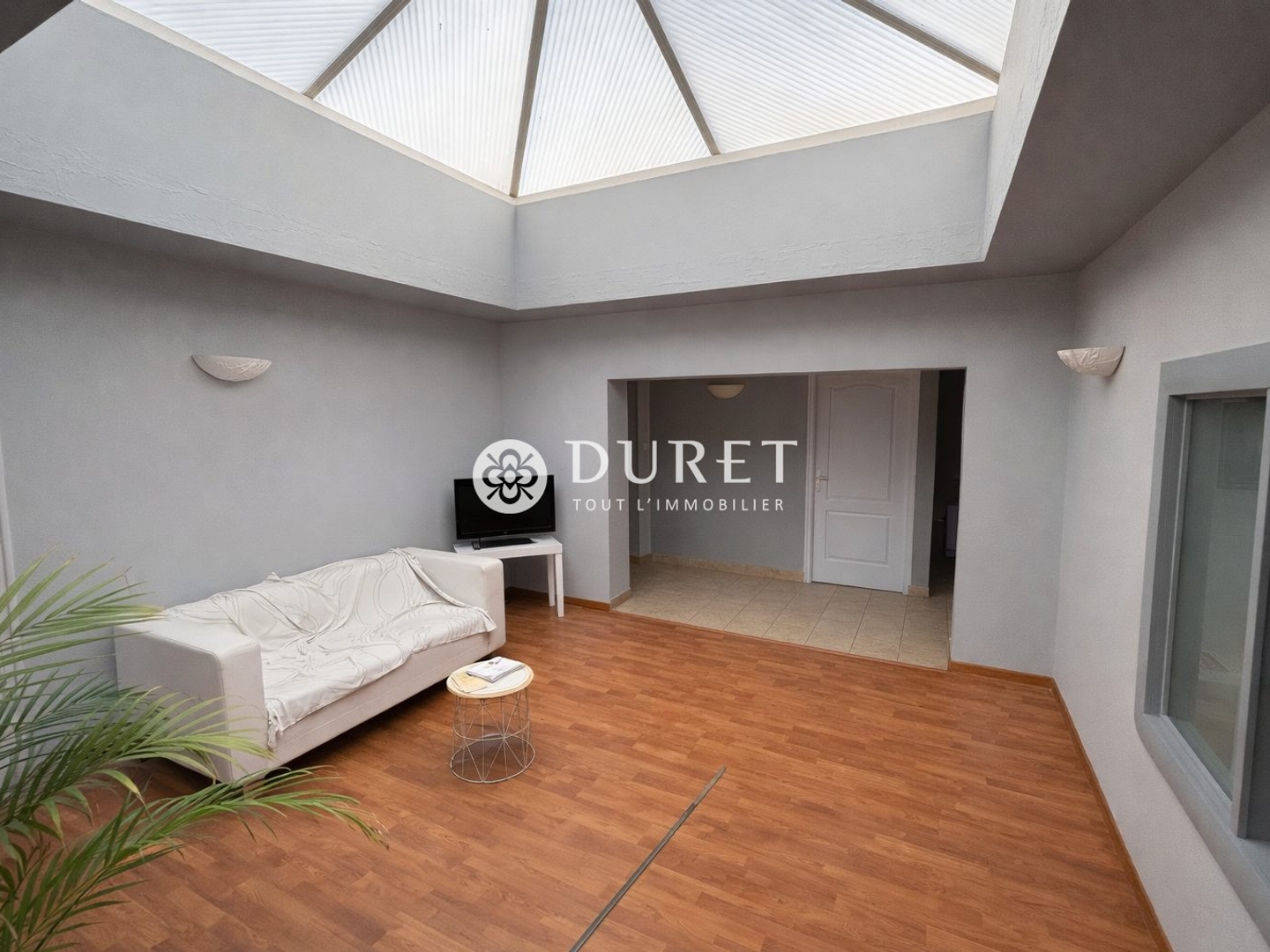 Local commercial 224 m²