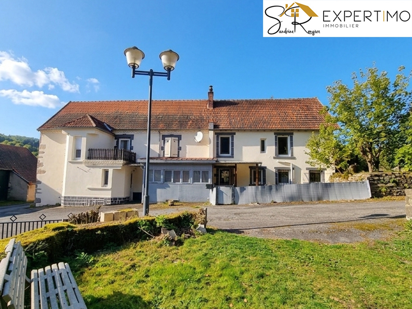 Maison à vendre - 15 pièces - 394m2 - Saint-Rémy-De-Blot (63440)