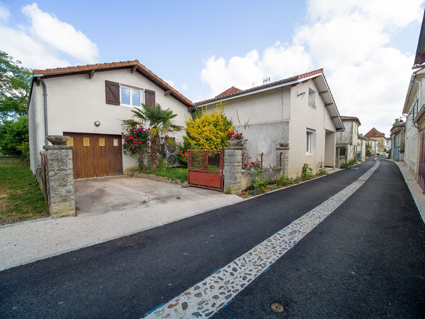 Maison de village avec garage Secteur GEAUNE