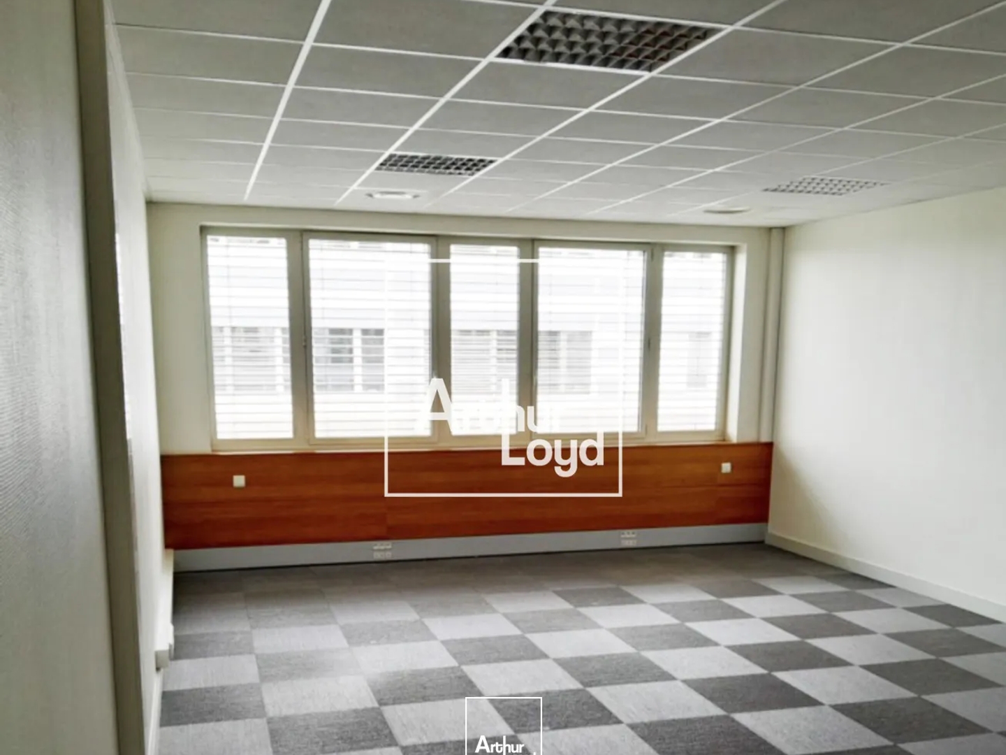 Bureaux à vendre à Toulouse avec accessibilité PMR et open space lumineux