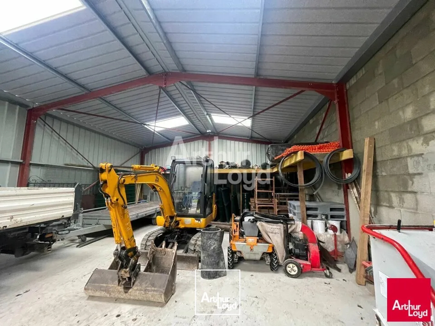 HERBAULT - VENTE 2 LOCAUX D'ACTIVITÉ DE 152 M² CHACUN - ZONE ARTISANALE