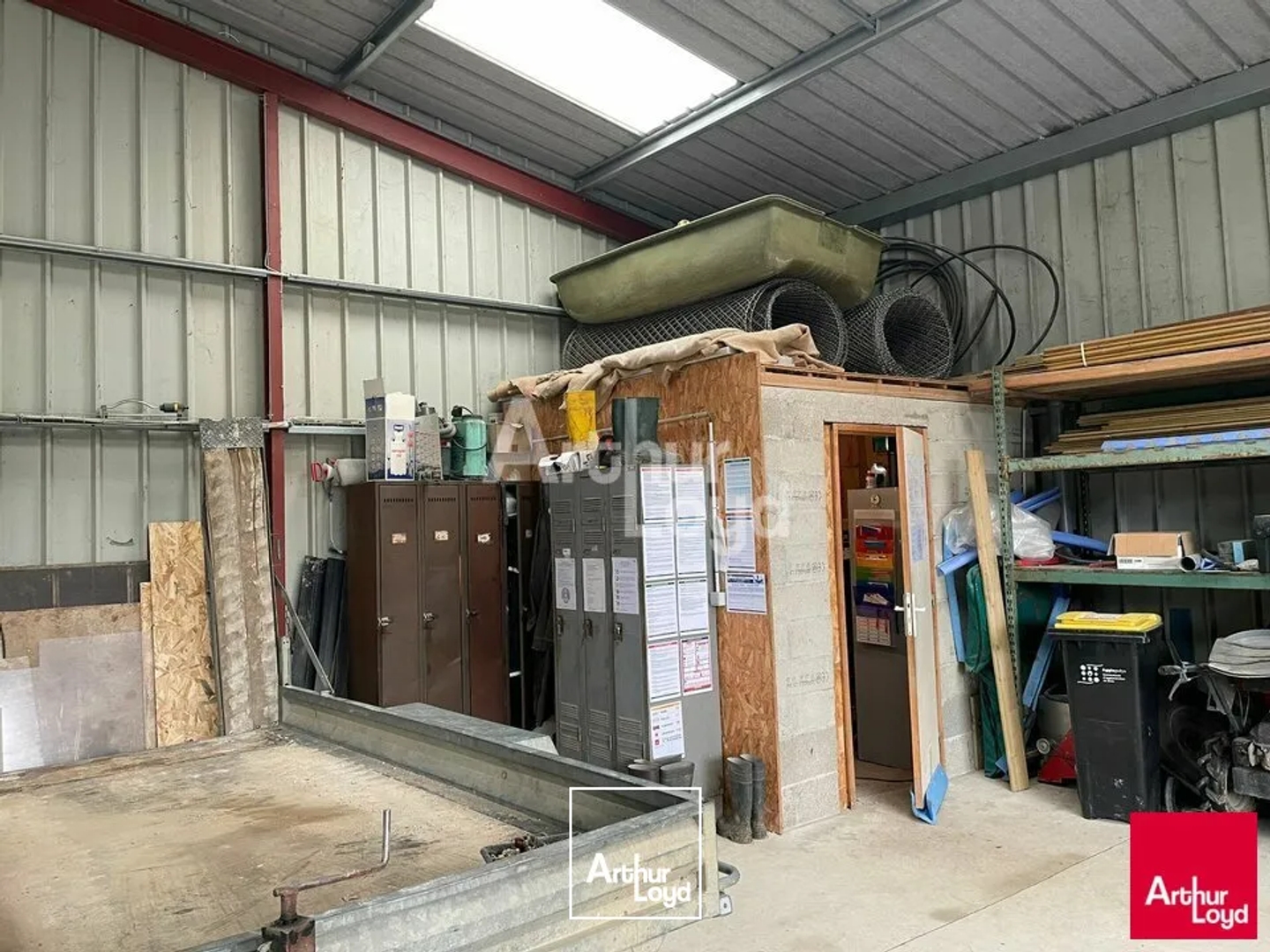 Locaux à vendre - 304m2 - Herbault (41190)