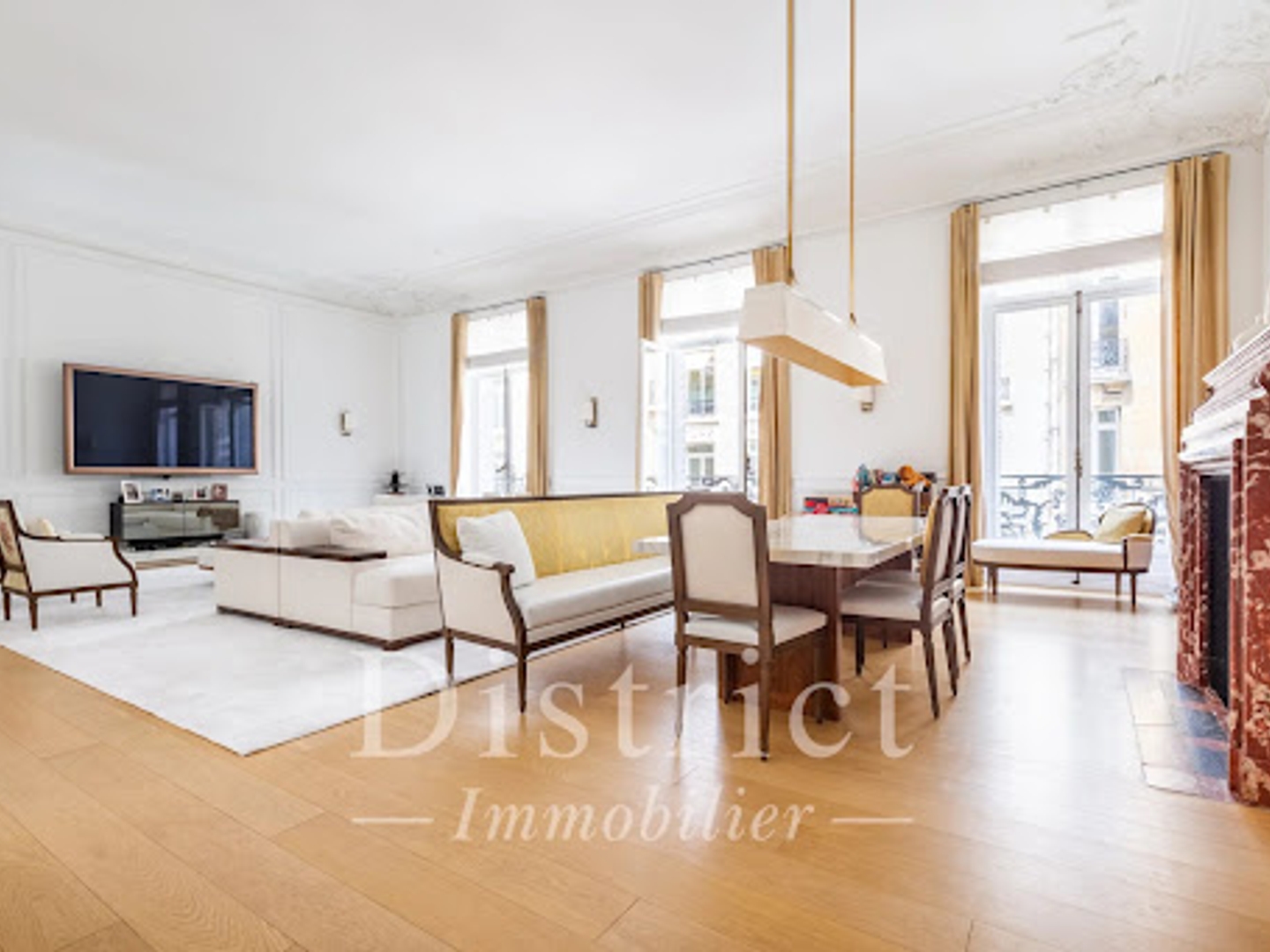 Appartement 5 pièces 242 m²