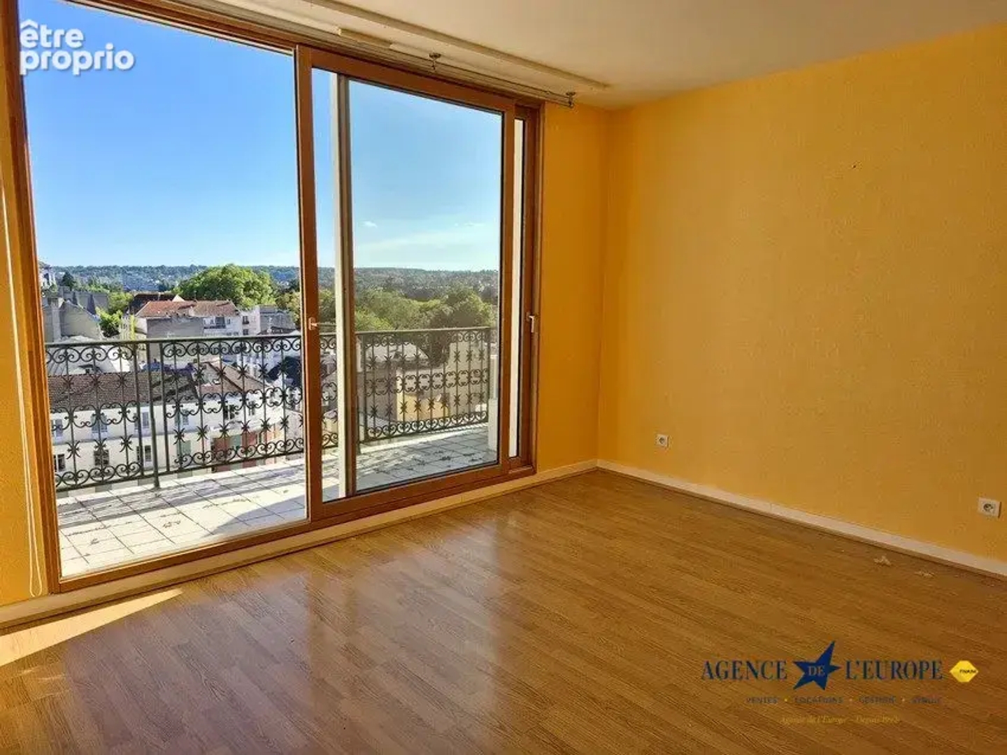 Appartement à vendre - 3 pièces - 77m2 - Vichy (03200)