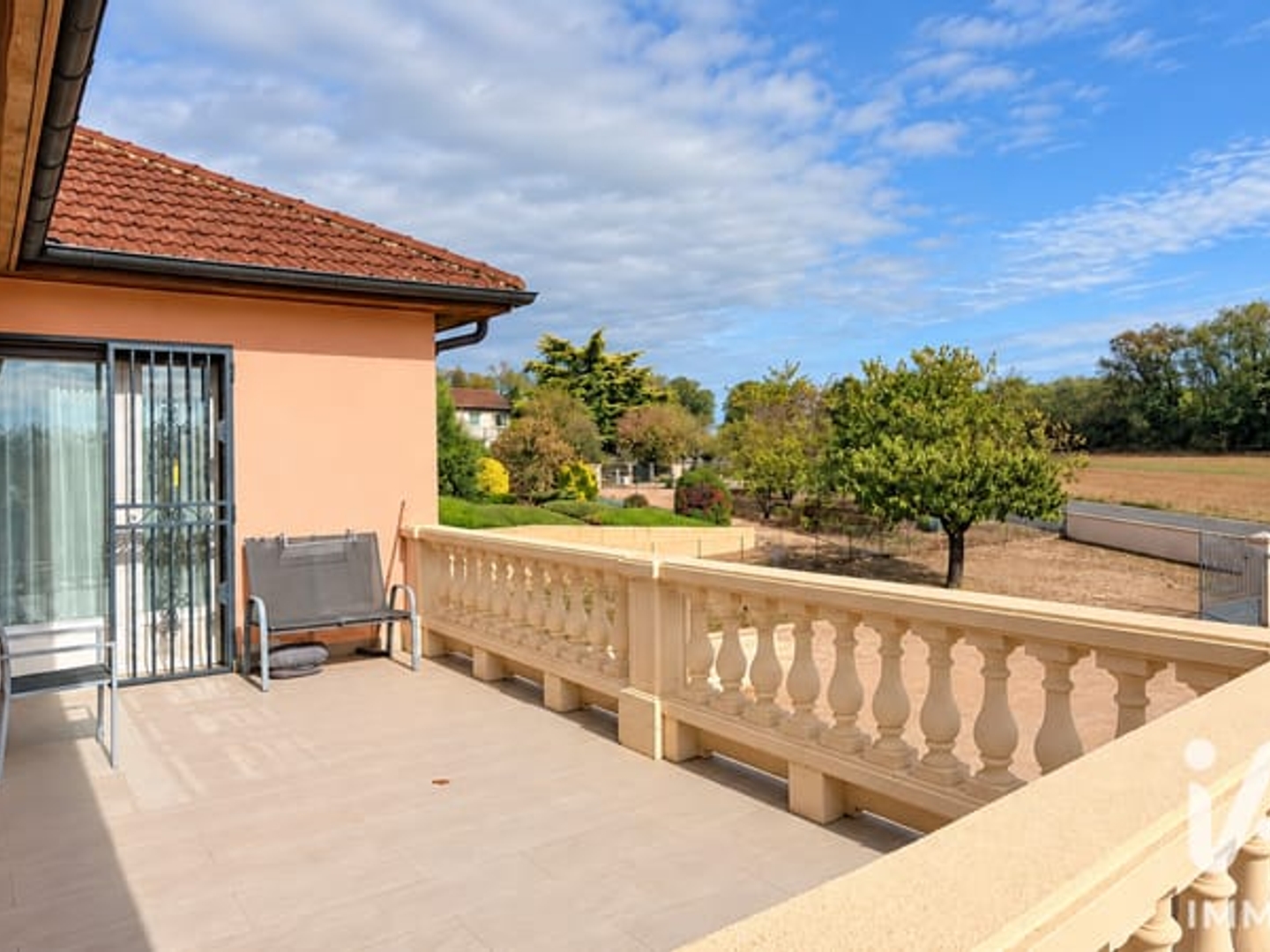Maison à vendre - 8 pièces - 166m2 - Lacrost (71700)