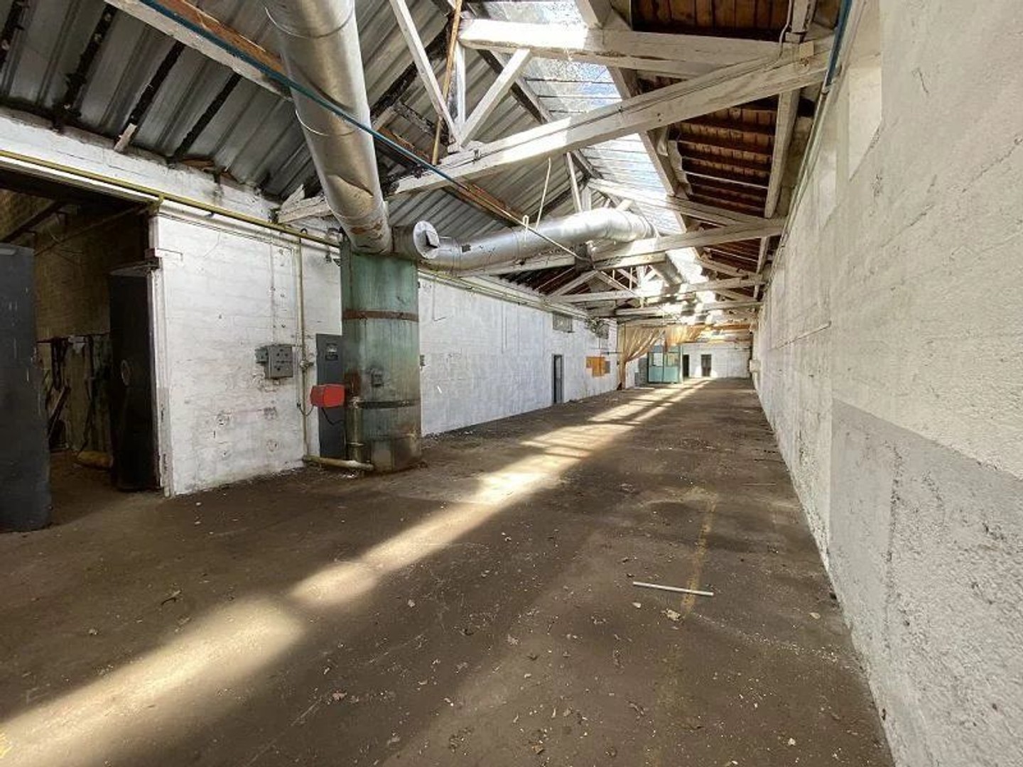 Bureaux 1 pièce 180 m²