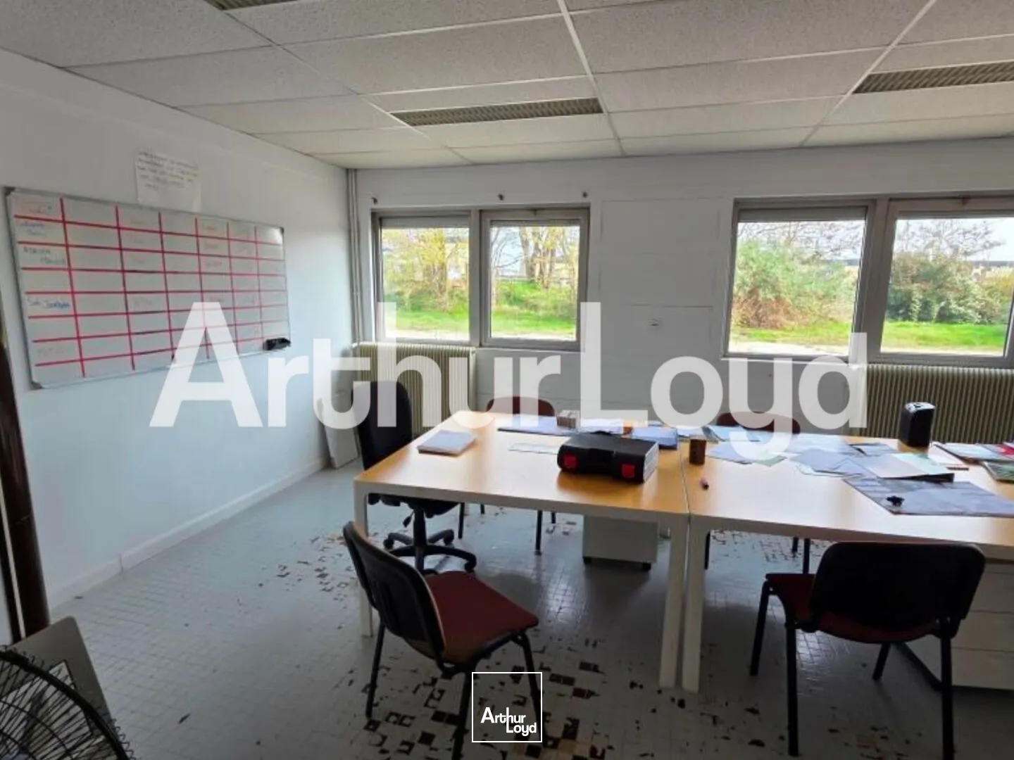 Locaux à vendre - 390m2 - Mondeville (14120)