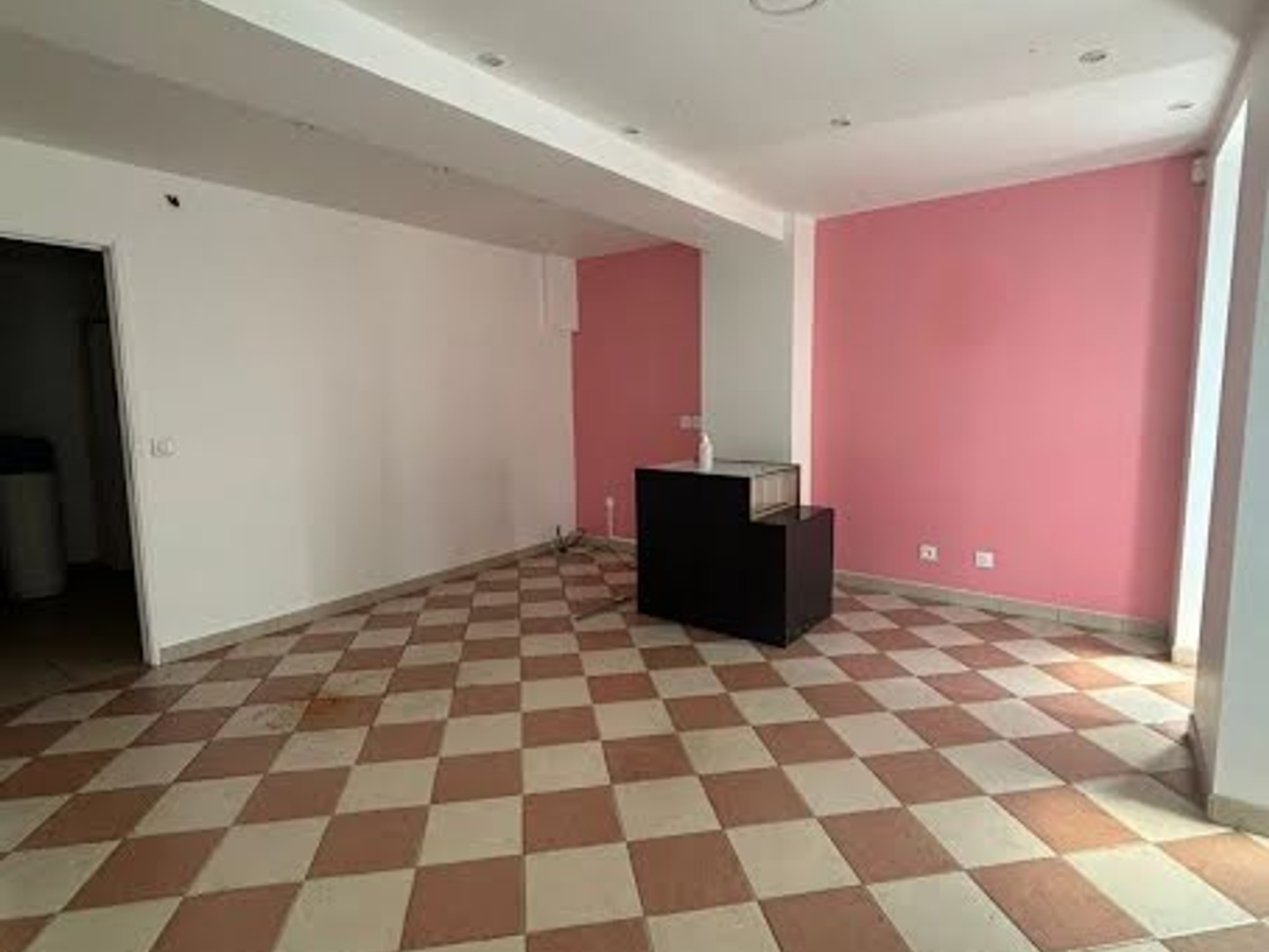 Commerce 4 pièces 65 m²