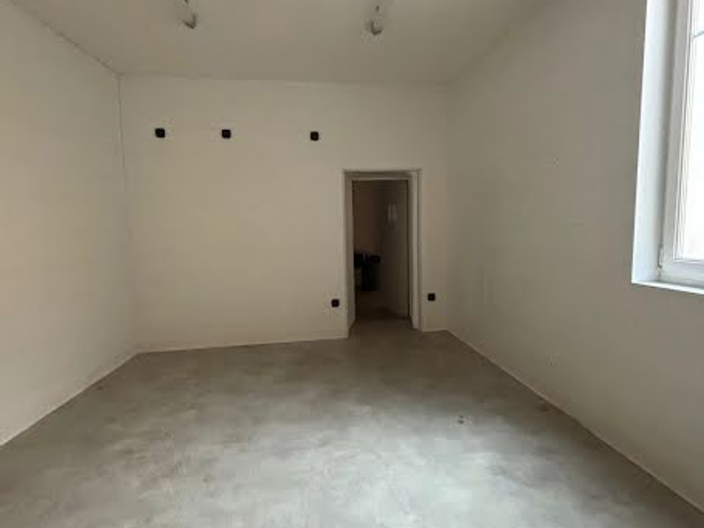 Magasin à vendre - 4 pièces - 65m2 - Savigny-Lès-Beaune (21420)