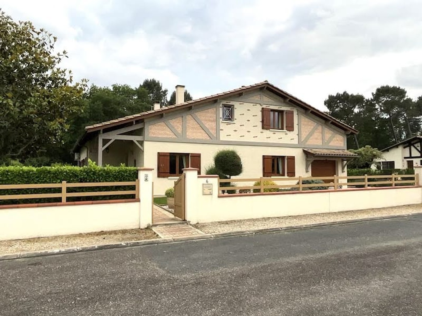 Maison 5 pièces 238 m²