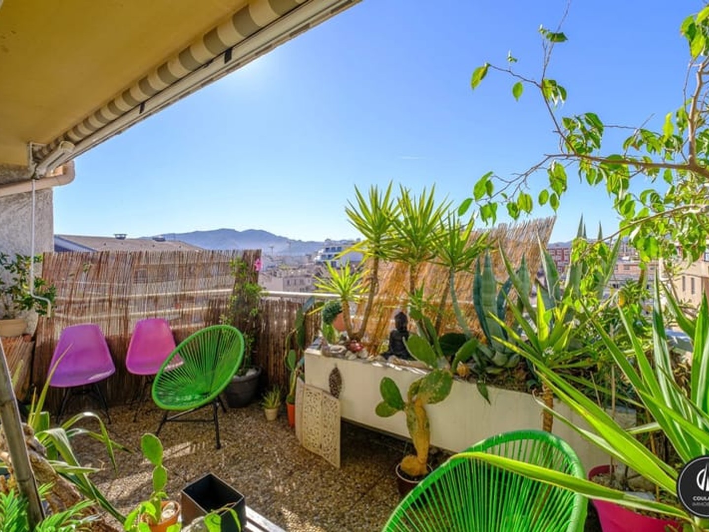 Marseille 8ème À vendre Viager occupé Appartement au dernier étage avec double extérieur