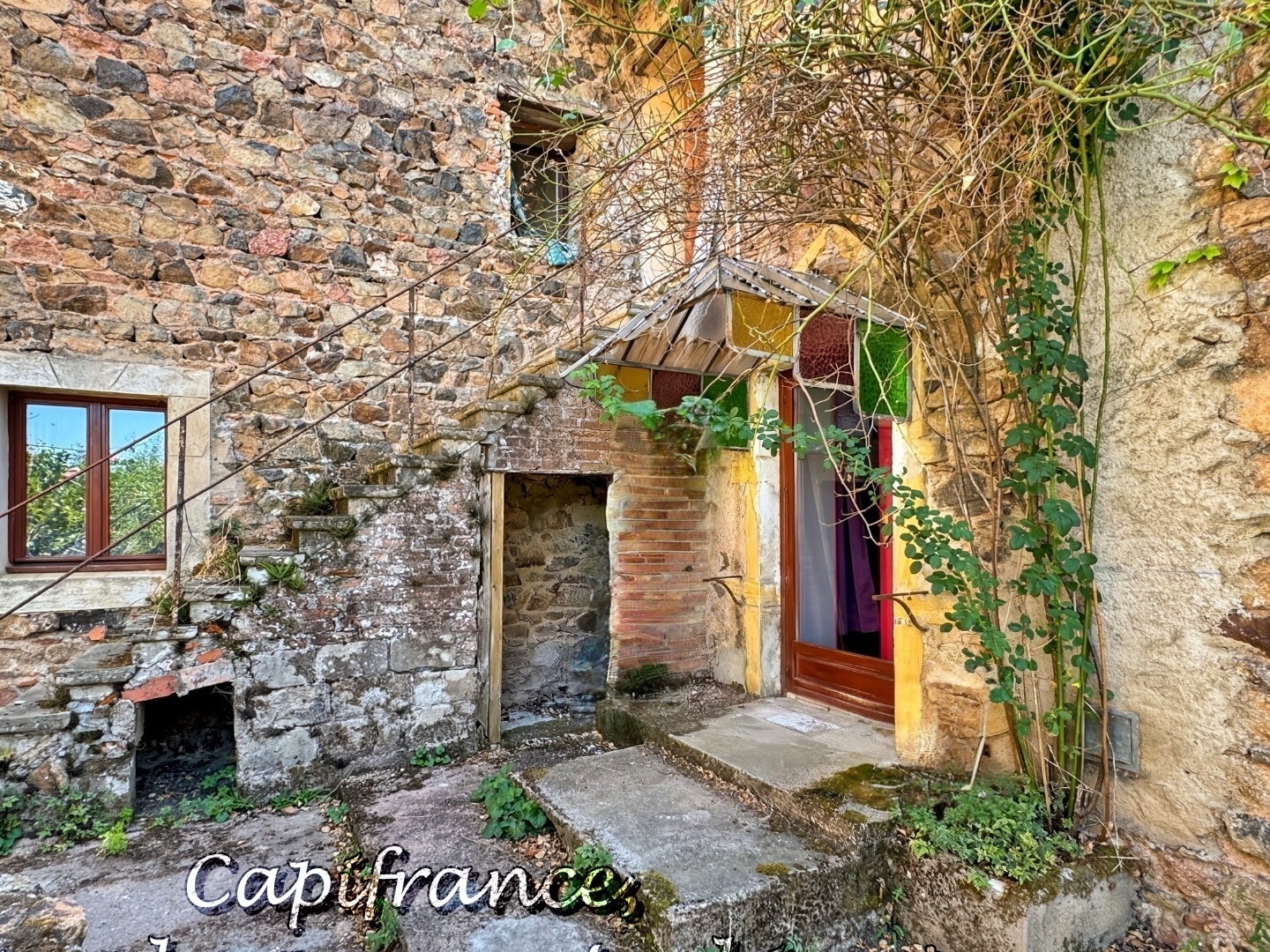 Proche LA CLAYETTE (71) Ensemble immobilier 316 m² habitables Maison + appartement indépendant + terrain de 852 m²