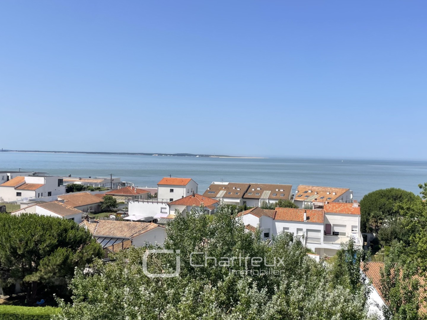 APPARTEMENT VUE MER