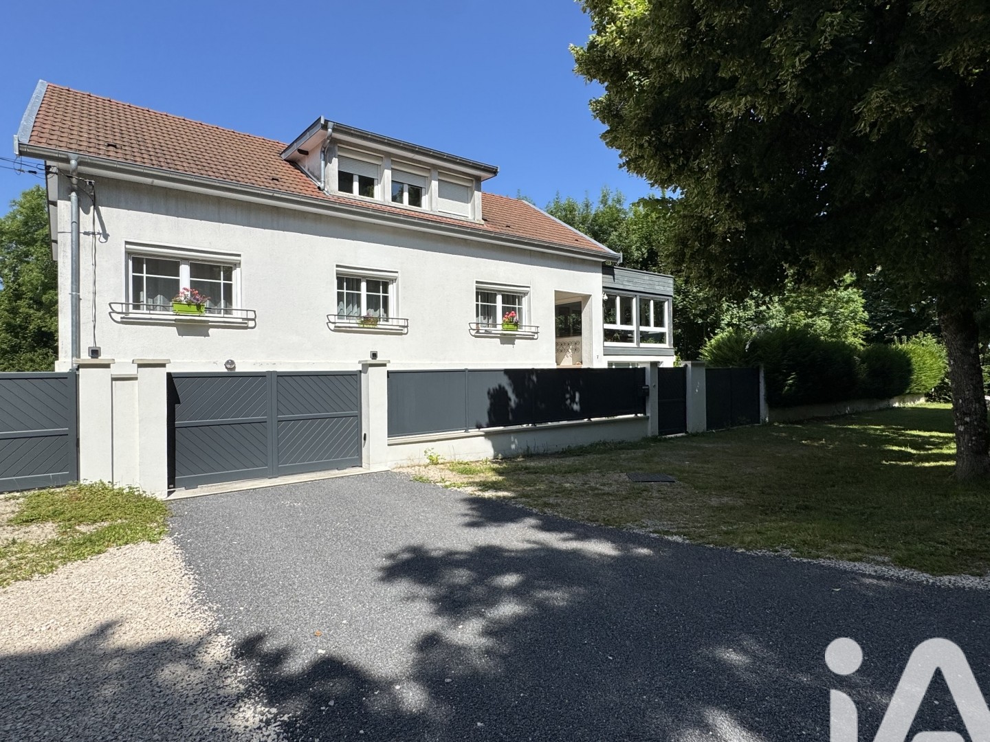 Maison 9 pièces 245 m²