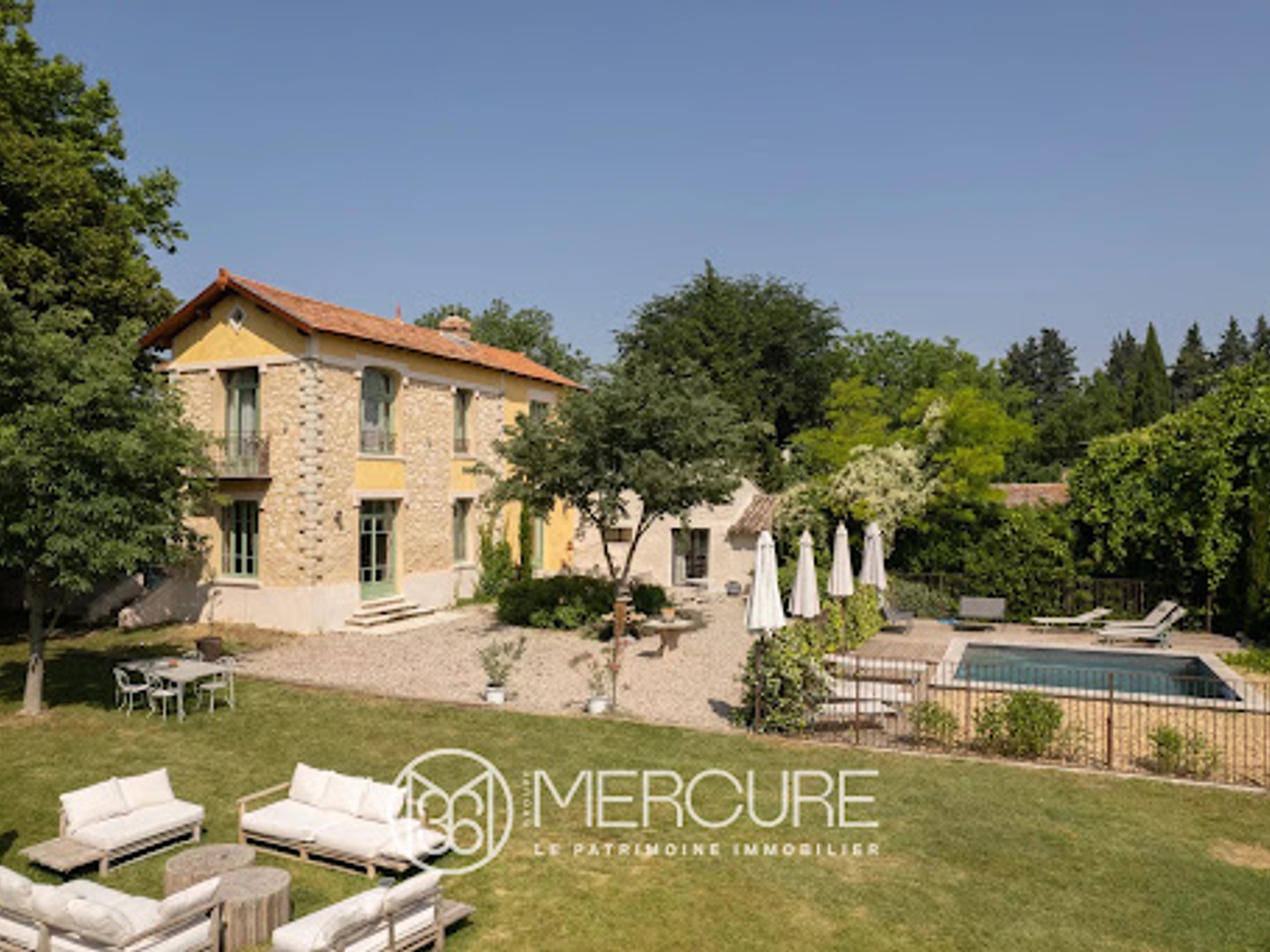 Propriété 8 pièces 280 m²