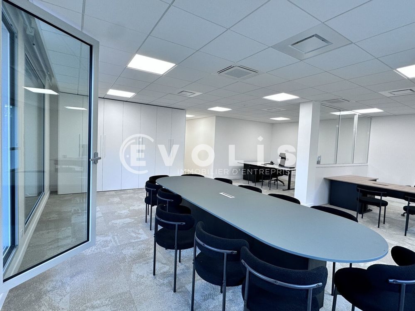 Locaux à vendre - 632m2 - Serris (77700)