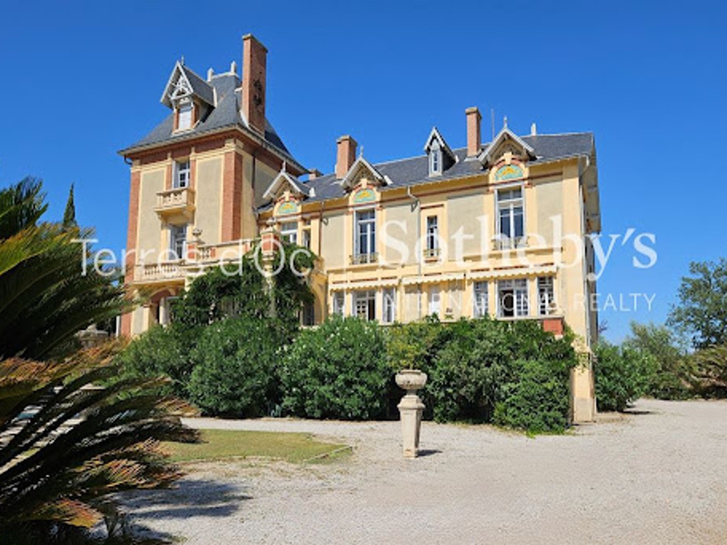 Château 13 pièces 770 m²