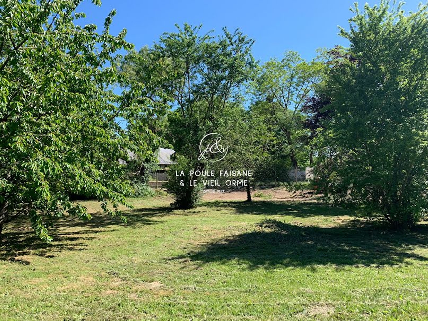 Terrain 932 m²