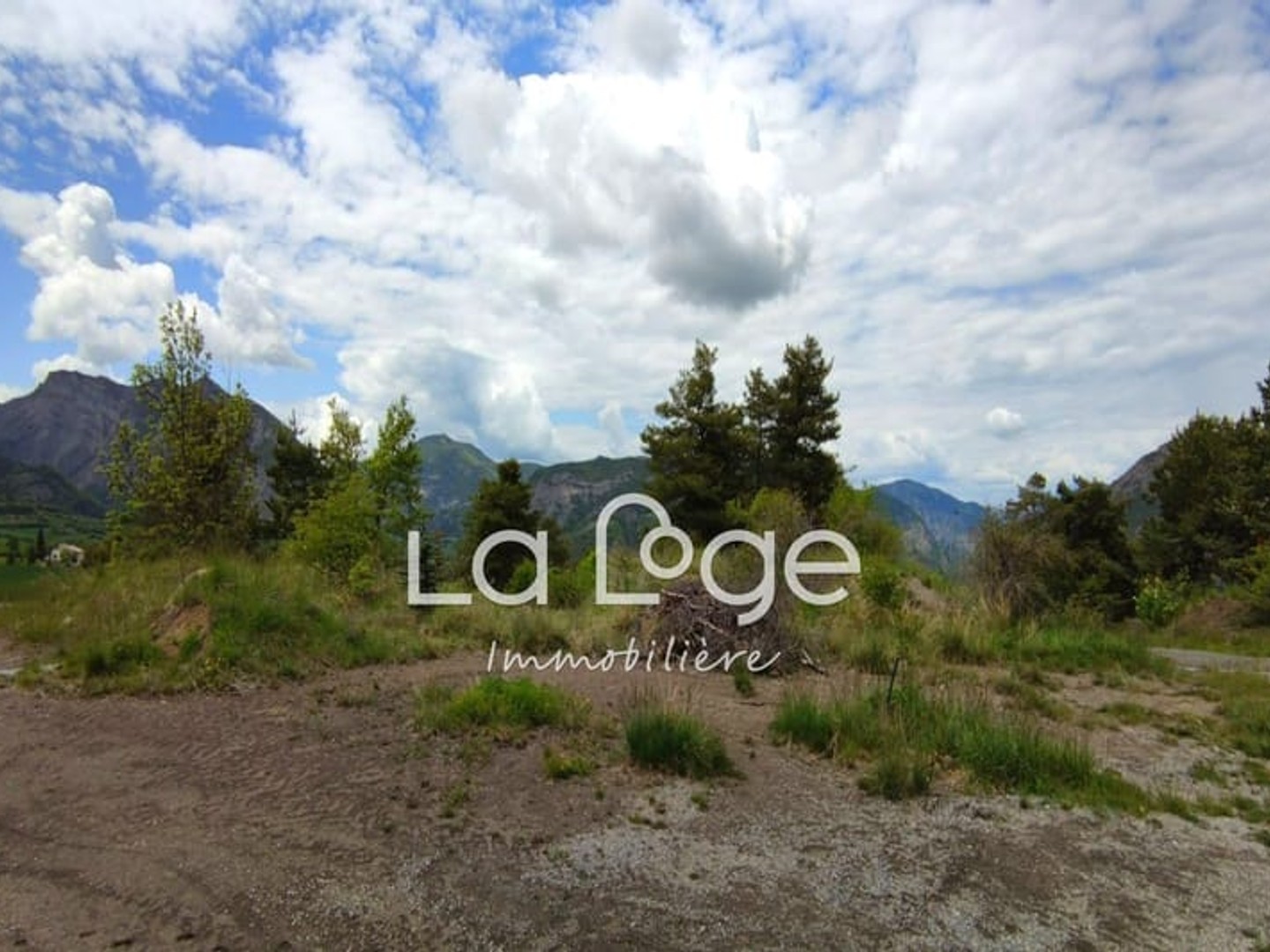 Terrain 1660 m²