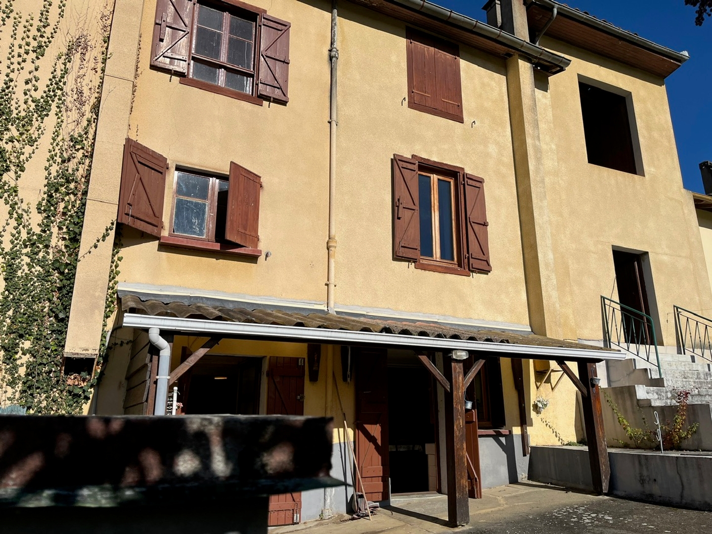 Maison de ville à ASPET, avec vue imprenable sur le Cagire. EXPOSITION SUD