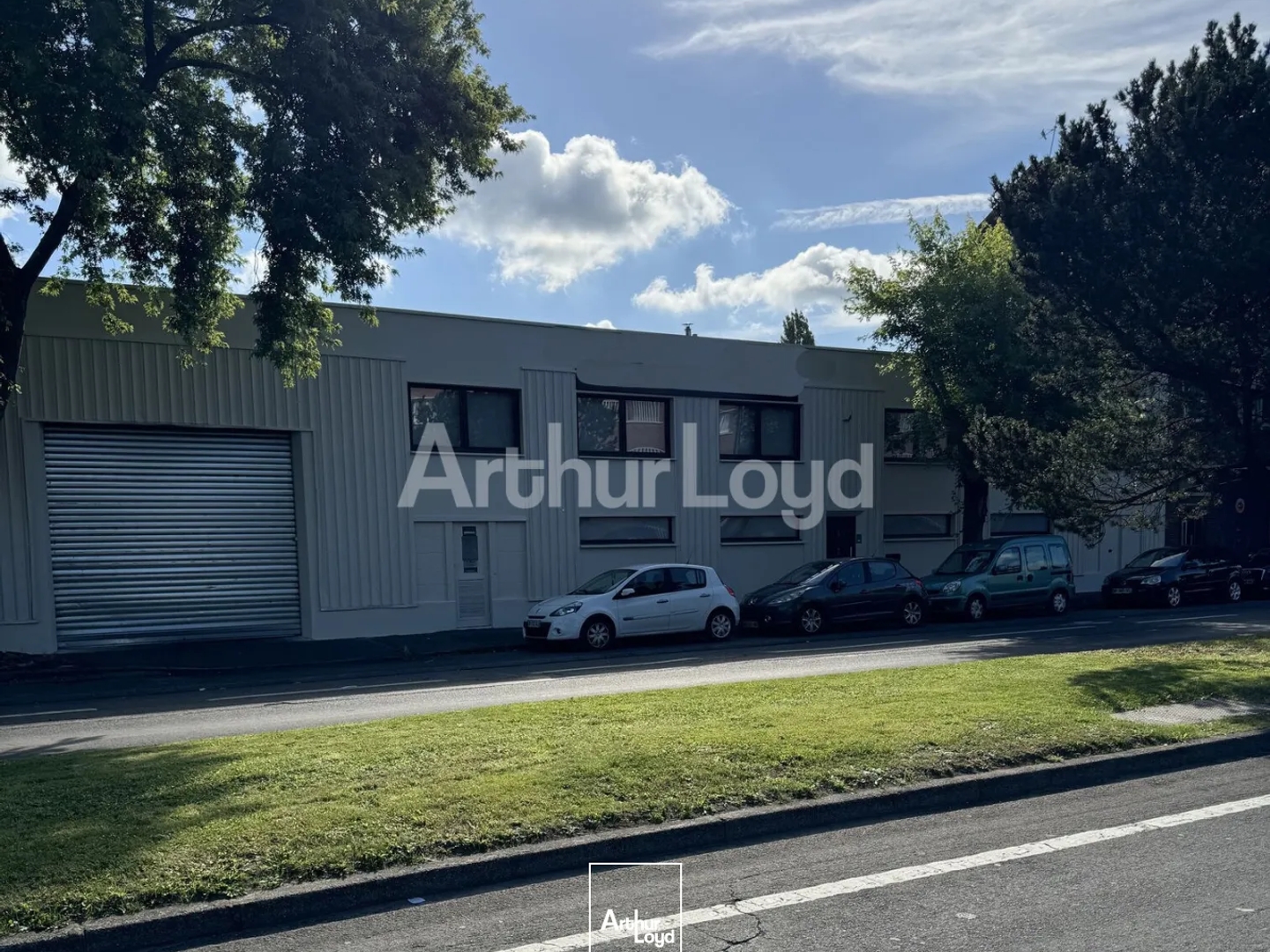 Entrepôt avec bureaux à vendre ou à louer à Roubaix accès rapide rocade