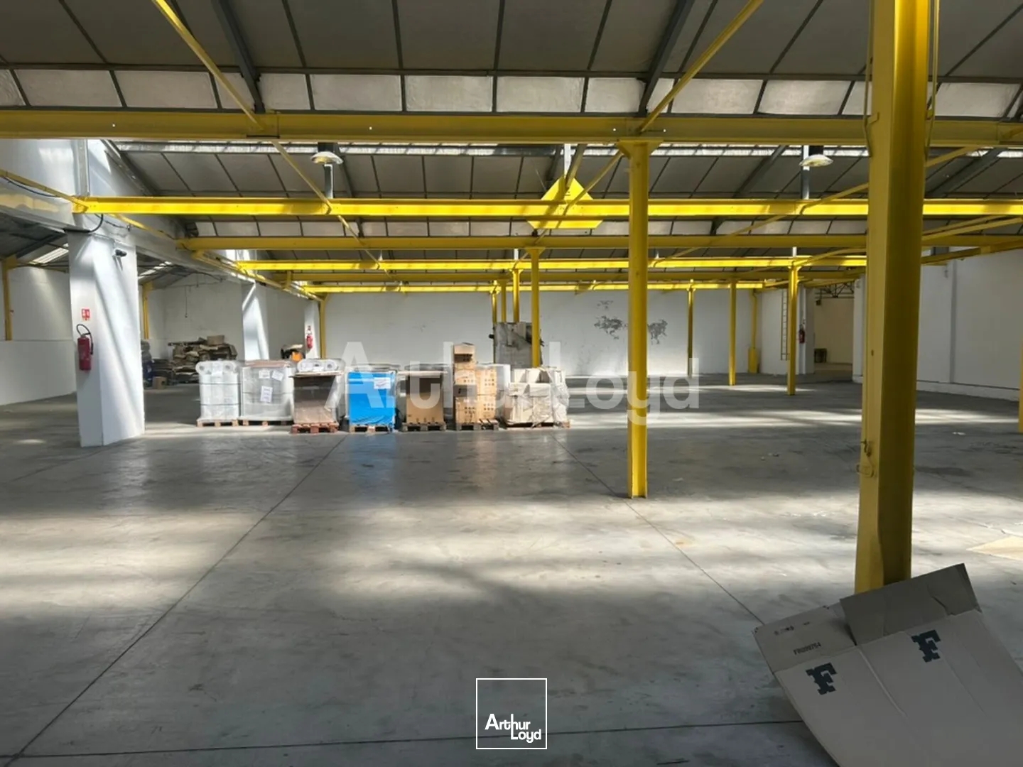 Locaux à vendre - 1800m2 - Roubaix (59100)